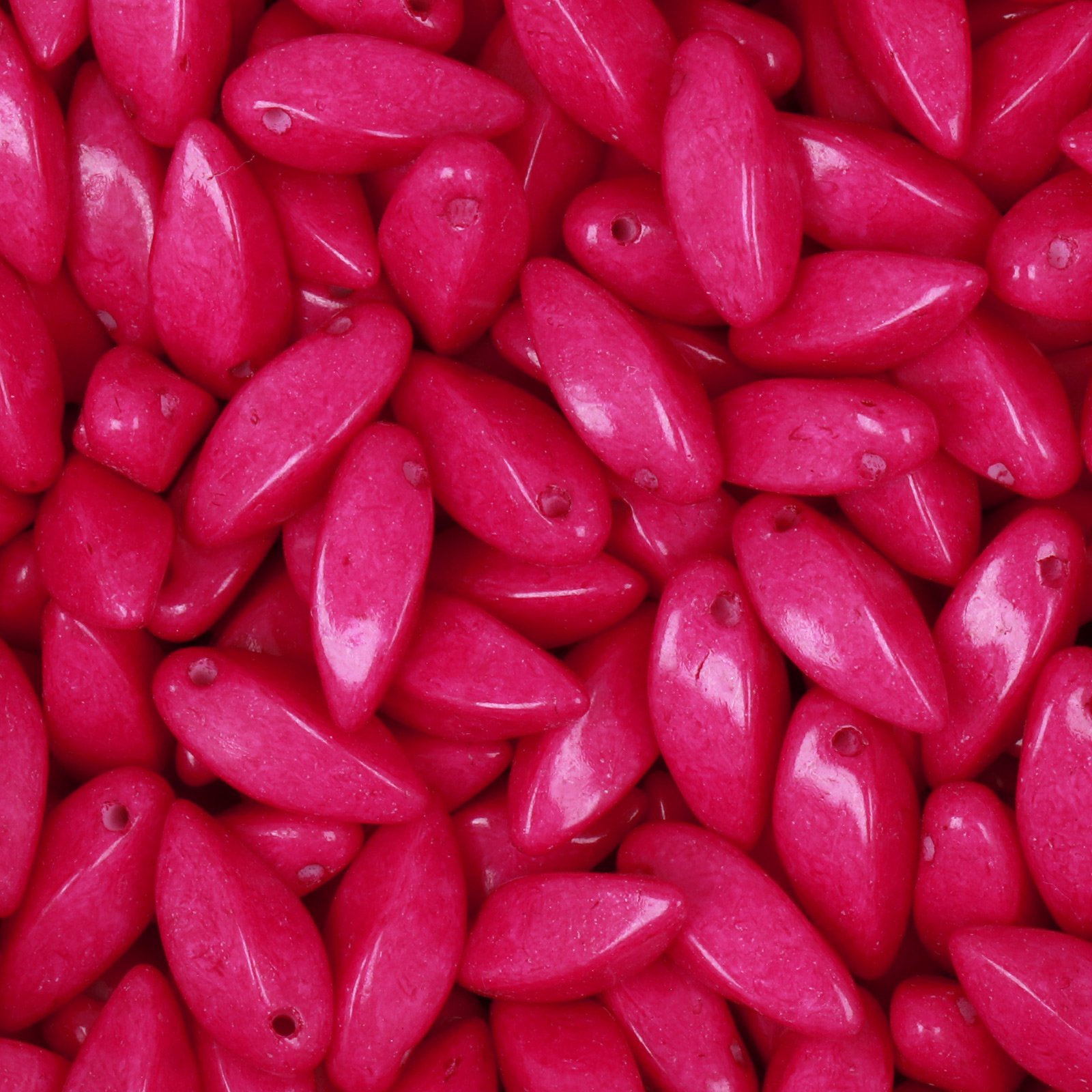 czech glass twist beads - opaque magenta - 12x6mm | 25pc