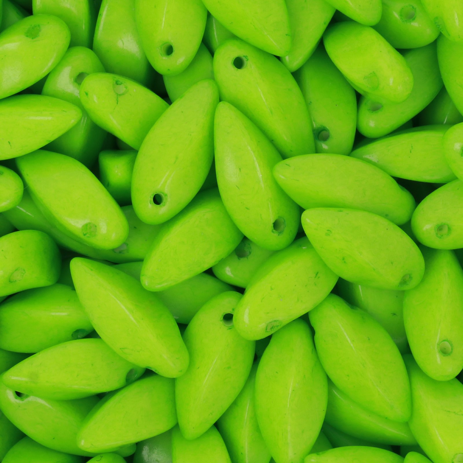 czech glass twist beads - opaque green - 12x6mm | 25pc