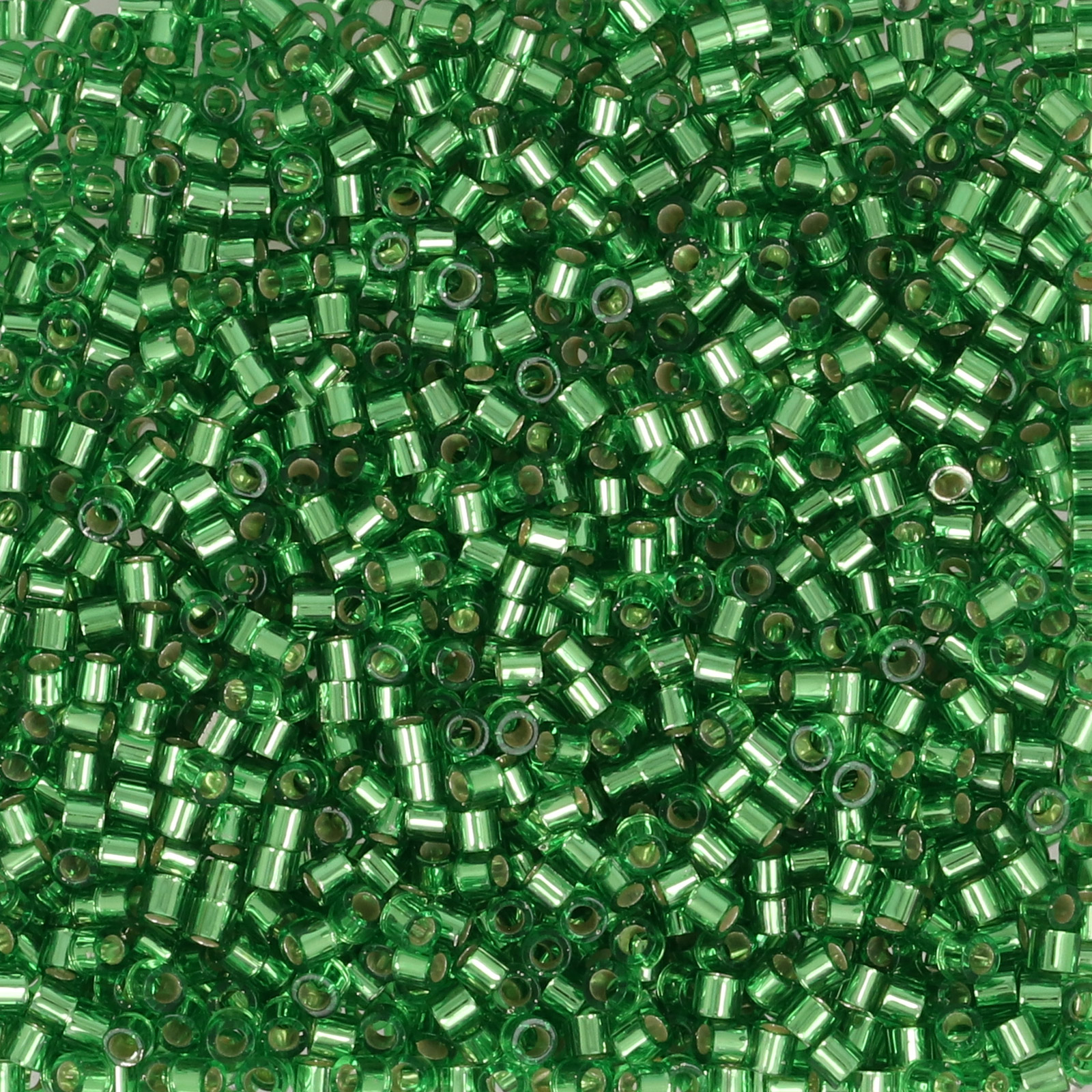 miyuki delica 15/0 - silver-lined kelly green | 5gr