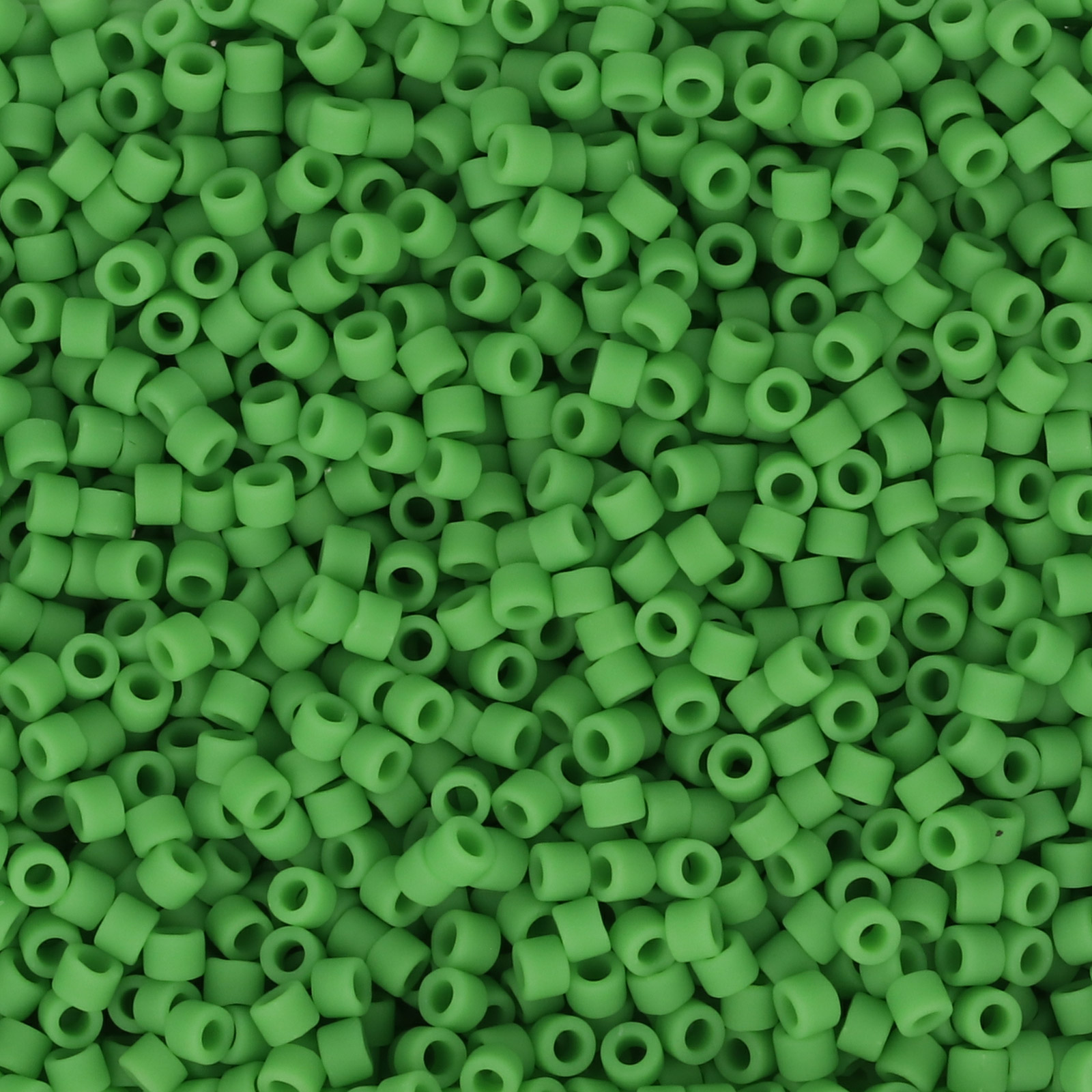 miyuki delica 11/0 - matte opaque pea green | 8gr