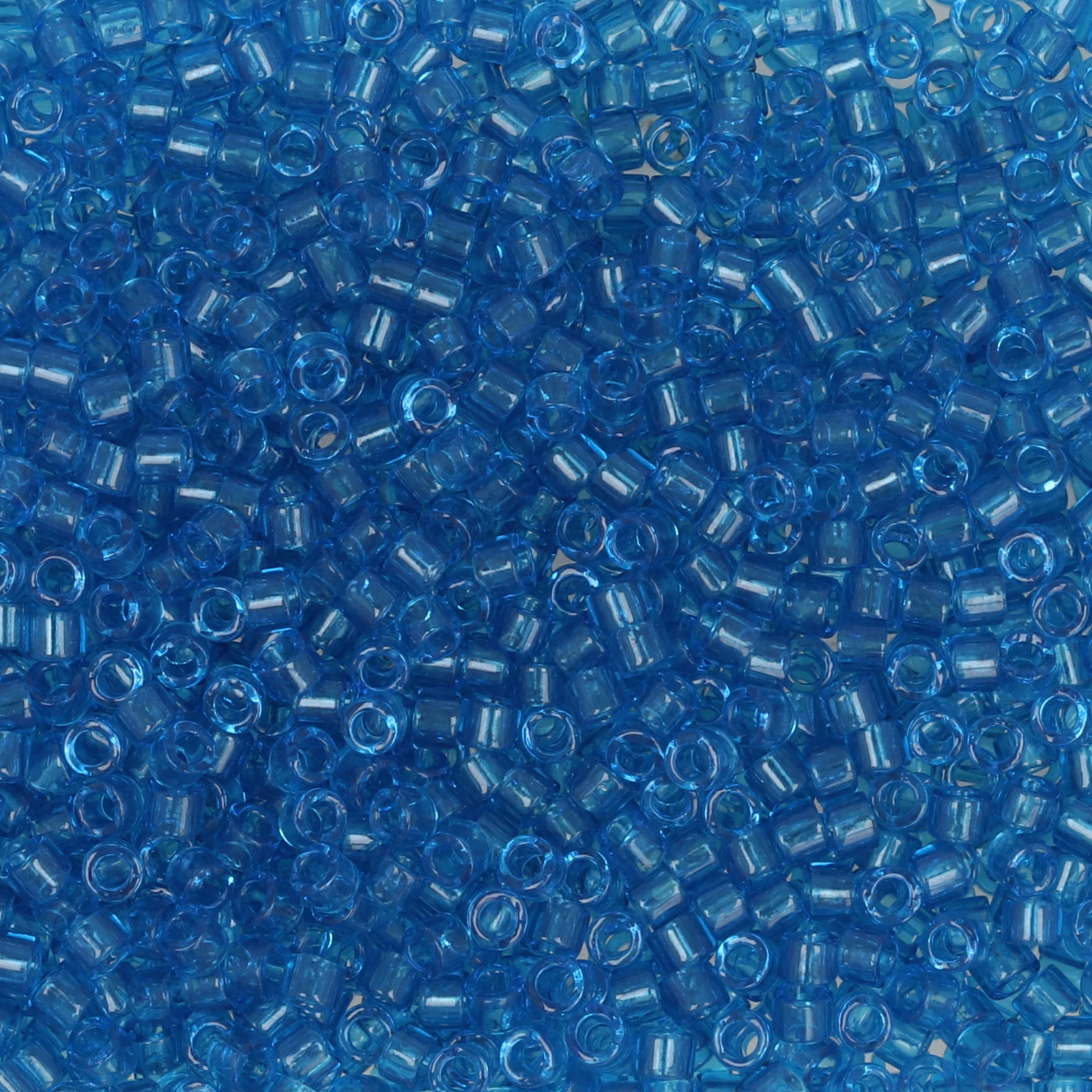 miyuki delica 11/0 - transparent capri blue | 8gr