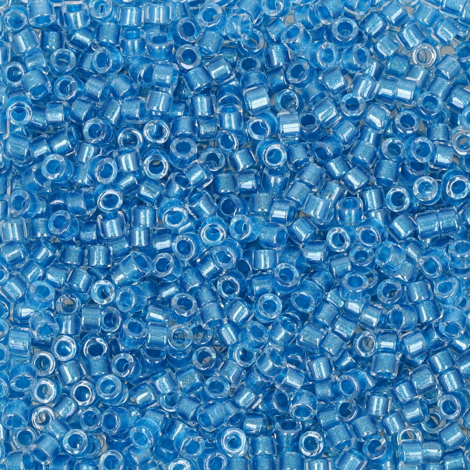 miyuki delica 11/0 - color-lined light blue/crystal | 8gr