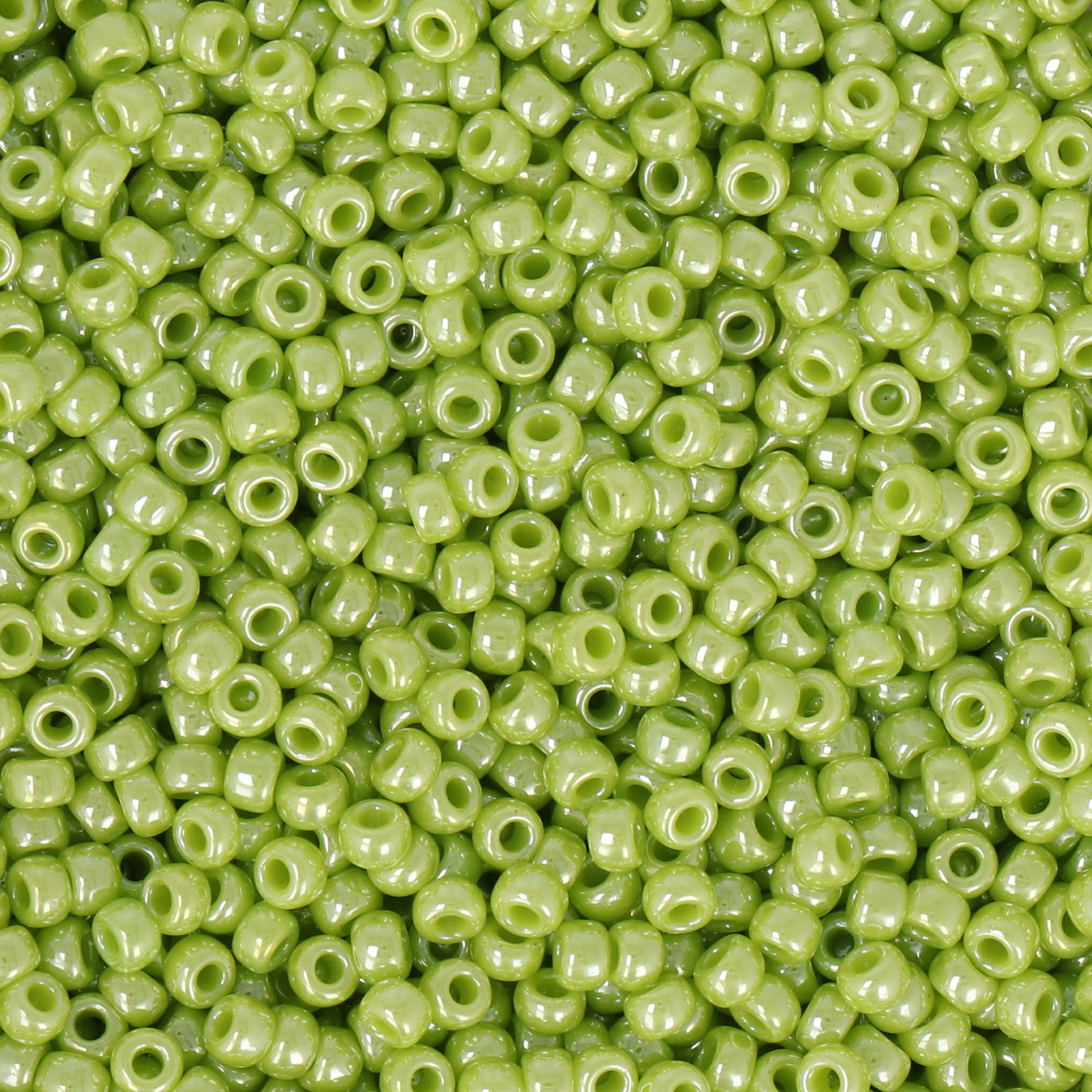 miyuki rocailles 8/0 - opaque luster chartreuse (439) | 10gr