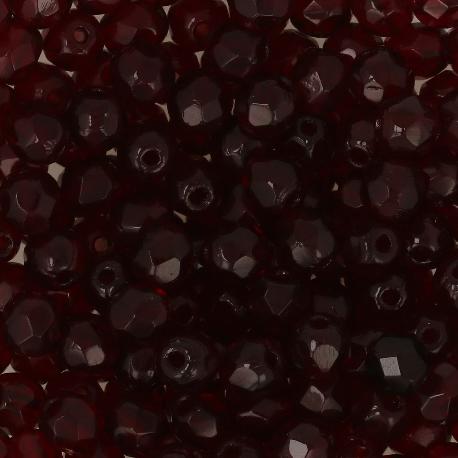 böhmische glasschliffperlen dark garnet 4mm | 50st