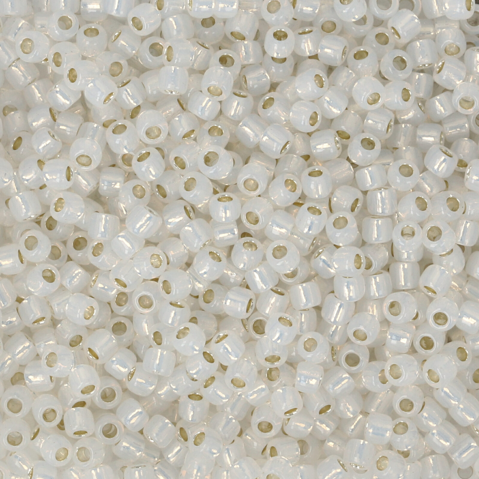saatperlen toho 11/0 silver lined milky white (2100) | 10gr