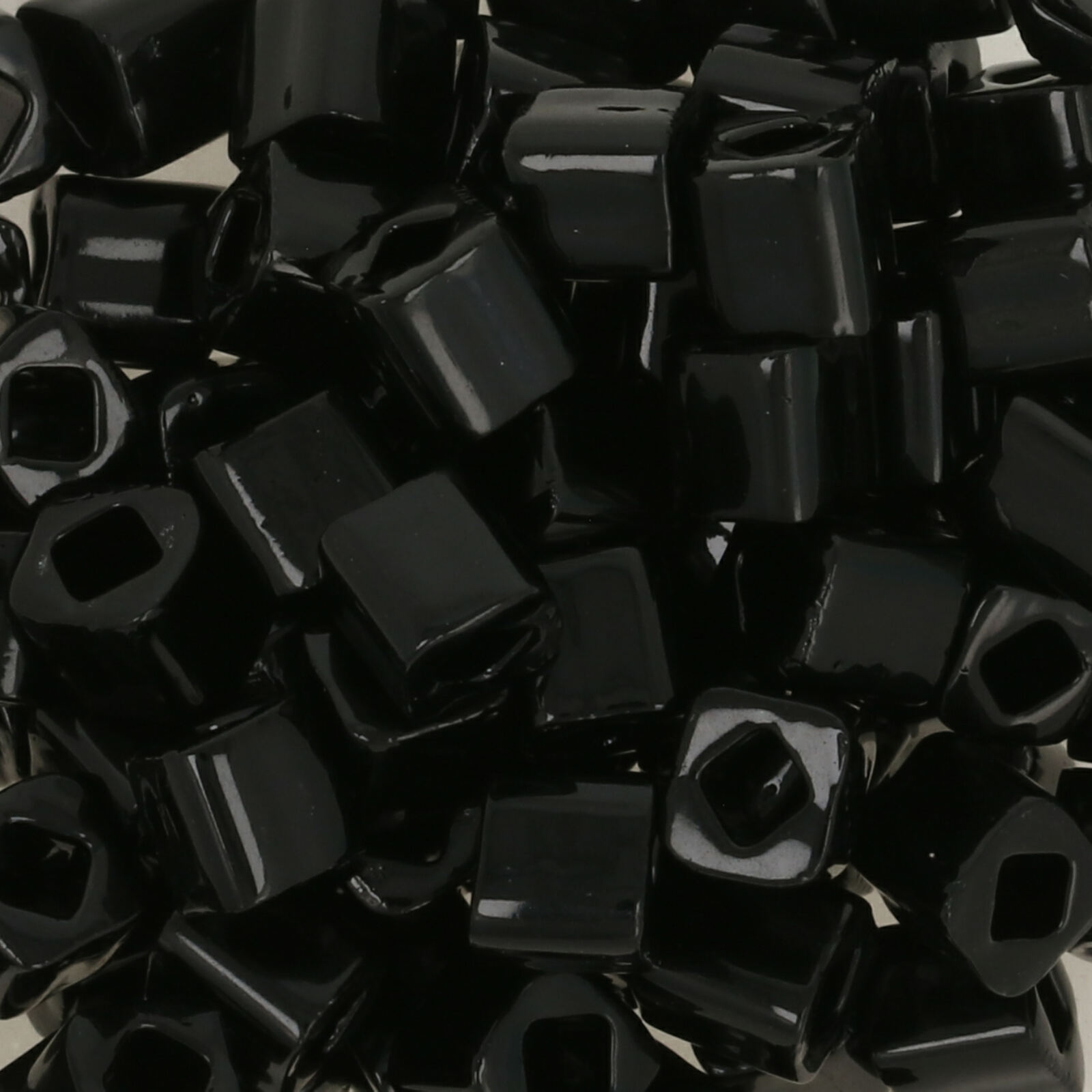 cube toho beads 4mm - opaque jet (49) | 10gr