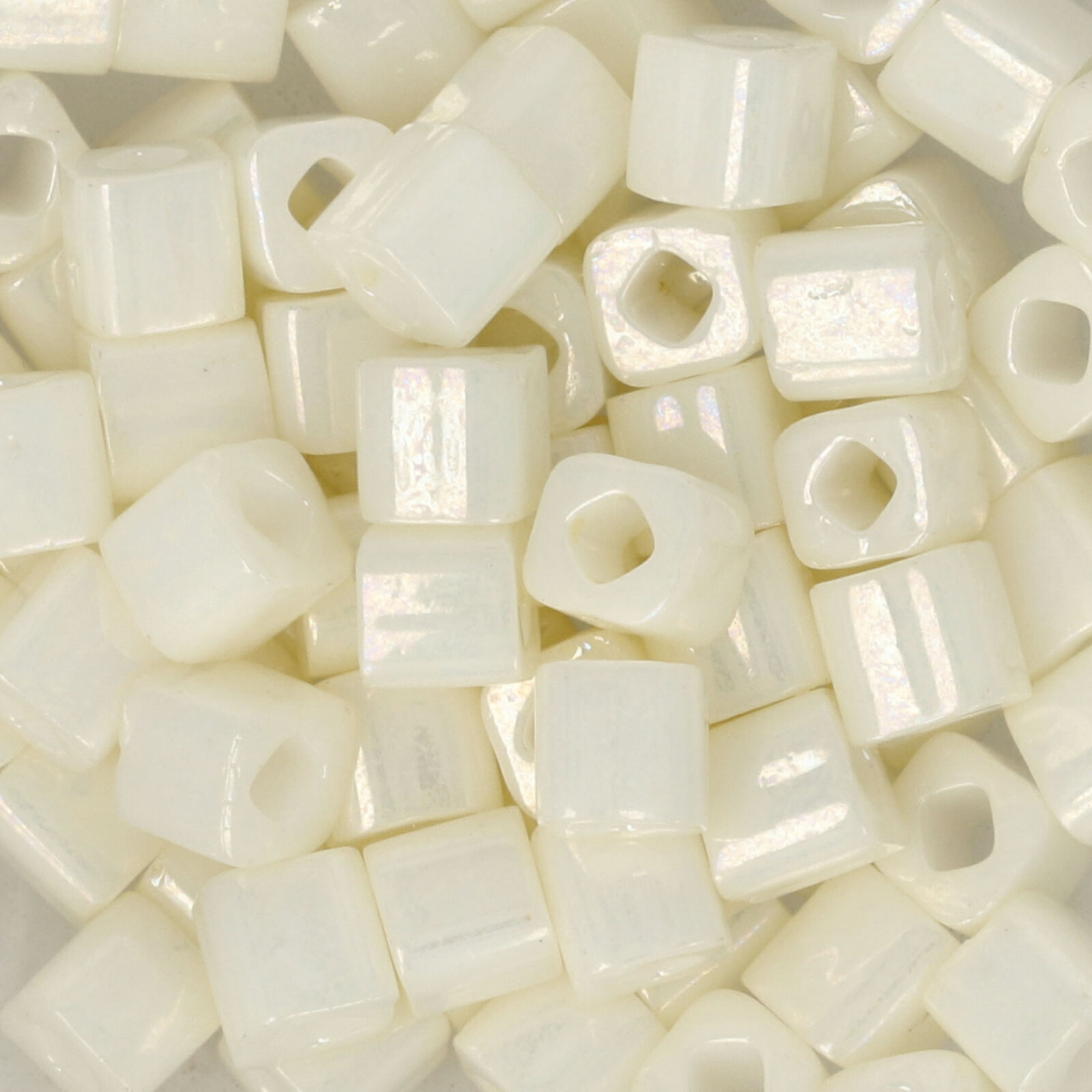 cube toho beads 4mm - opaque lustered navajo white (122) | 10gr