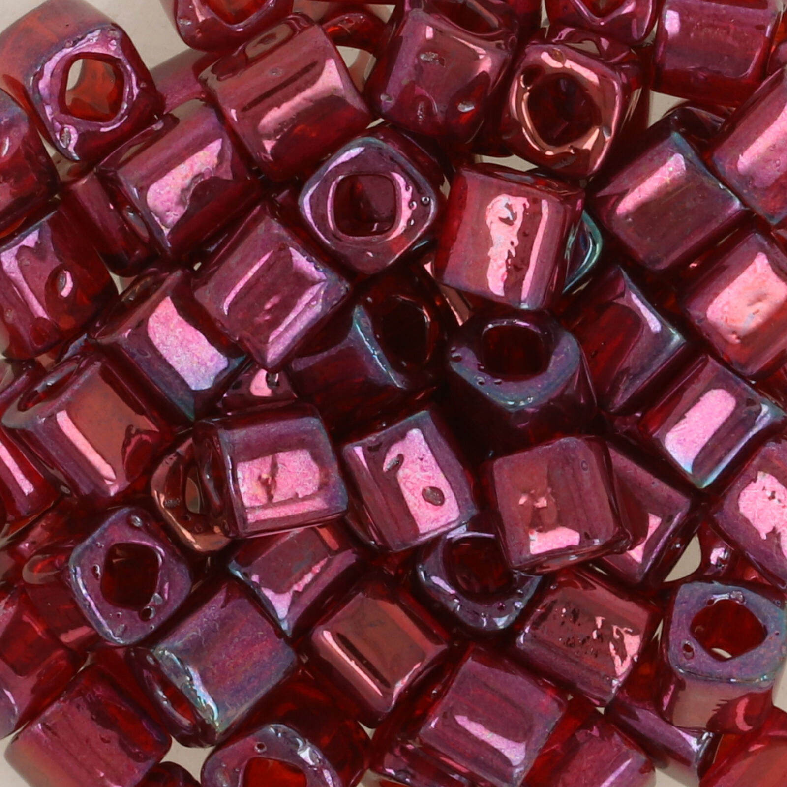 cube toho beads 4mm - gold lustered raspberry (332) | 10gr