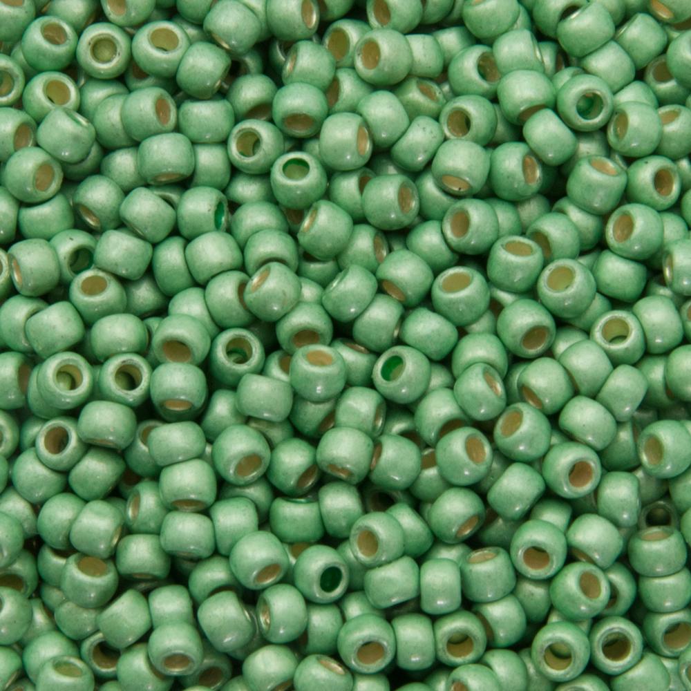 rocaille toho seed beads 8/0 permanent finish frosted galvanized mint green (pf570f) | 10gr