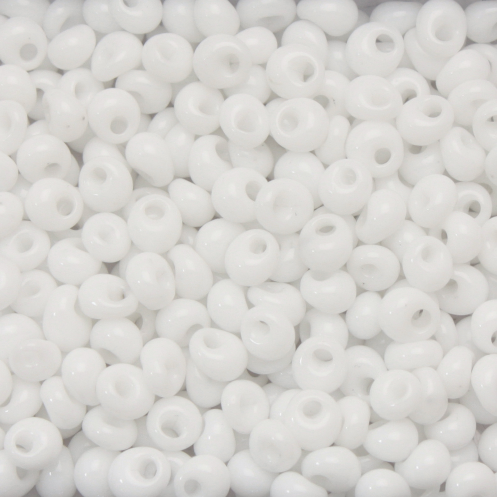 magatama toho seed beads 3mm - opaque white (41) | 10gr