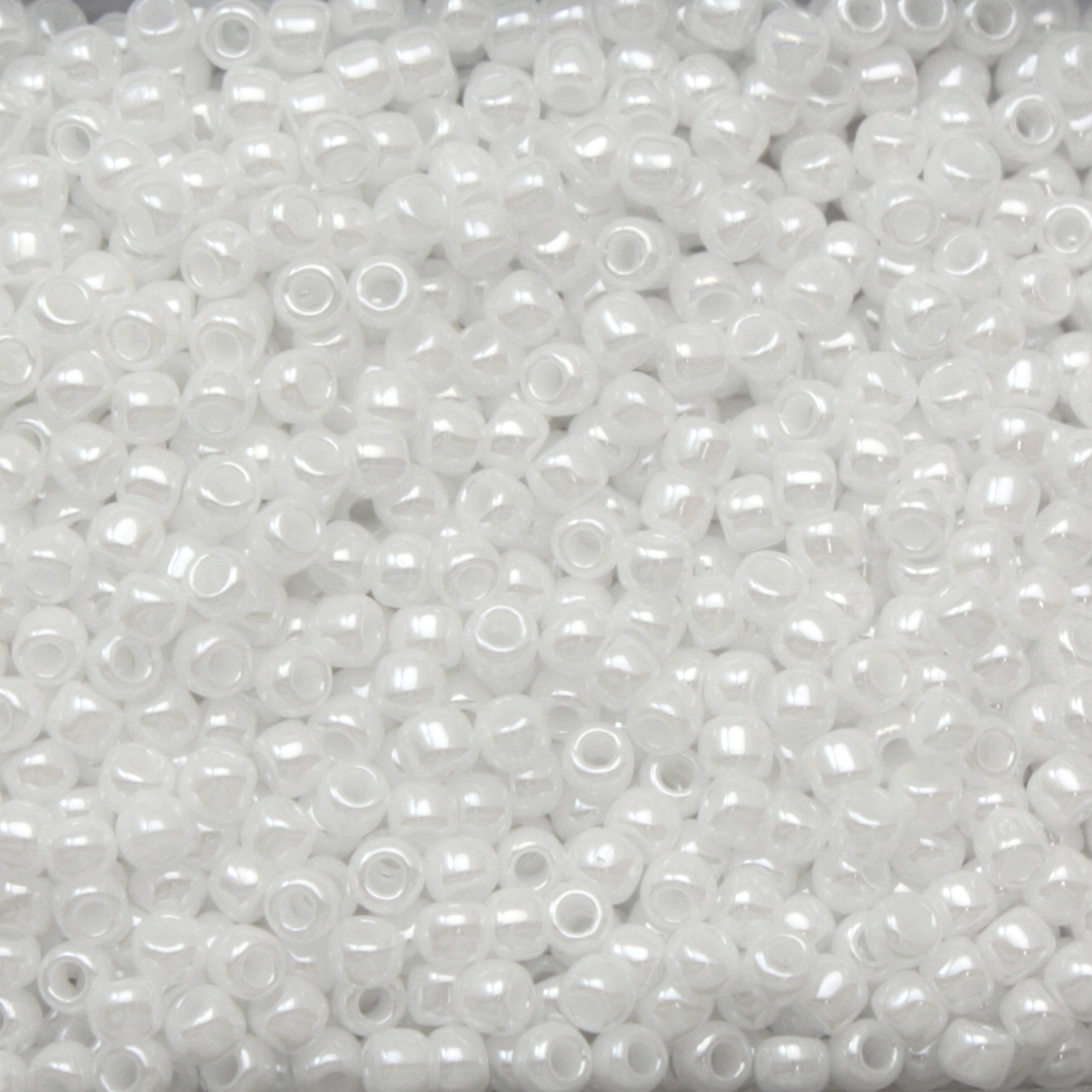 saatperlen toho 11/0 opaque lustered white (121) | 10gr