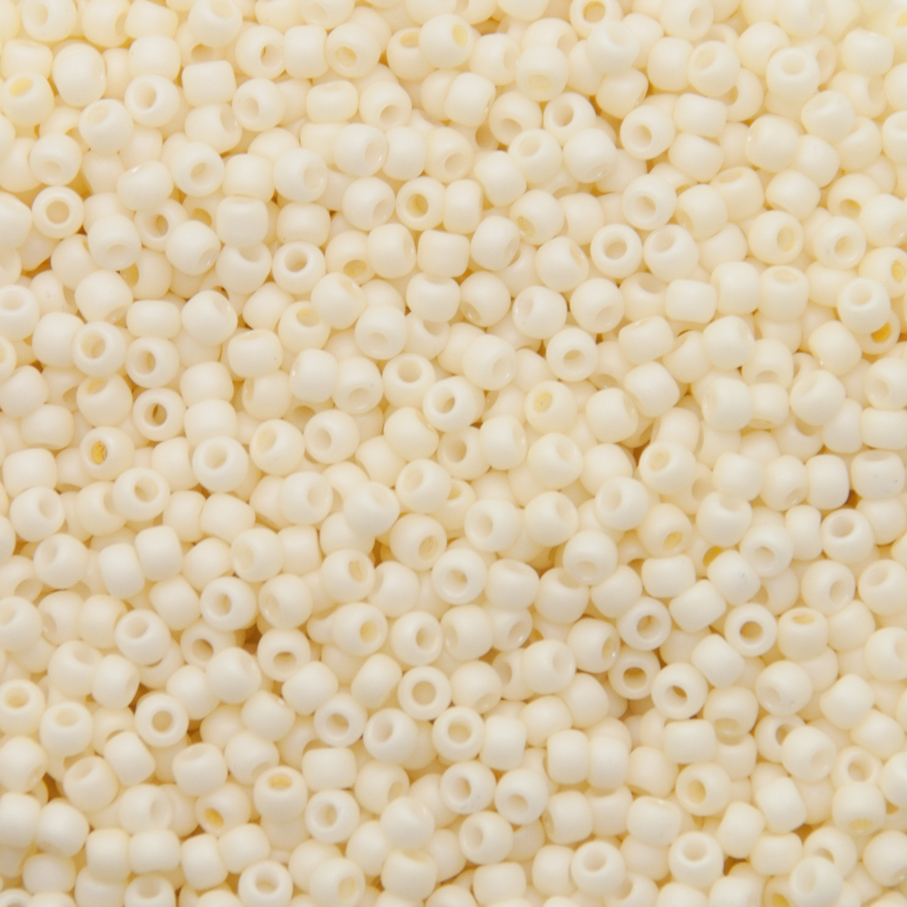 rocaille toho seed beads 11/0 opaque pastel frosted egg shell (762) | 10gr