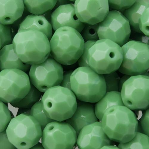 böhmische glasschliffperlen opaque green 8mm | 25st