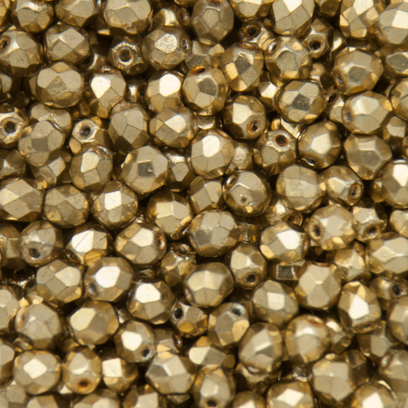 böhmische glasschliffperlen coated pale gold 4mm | 50st
