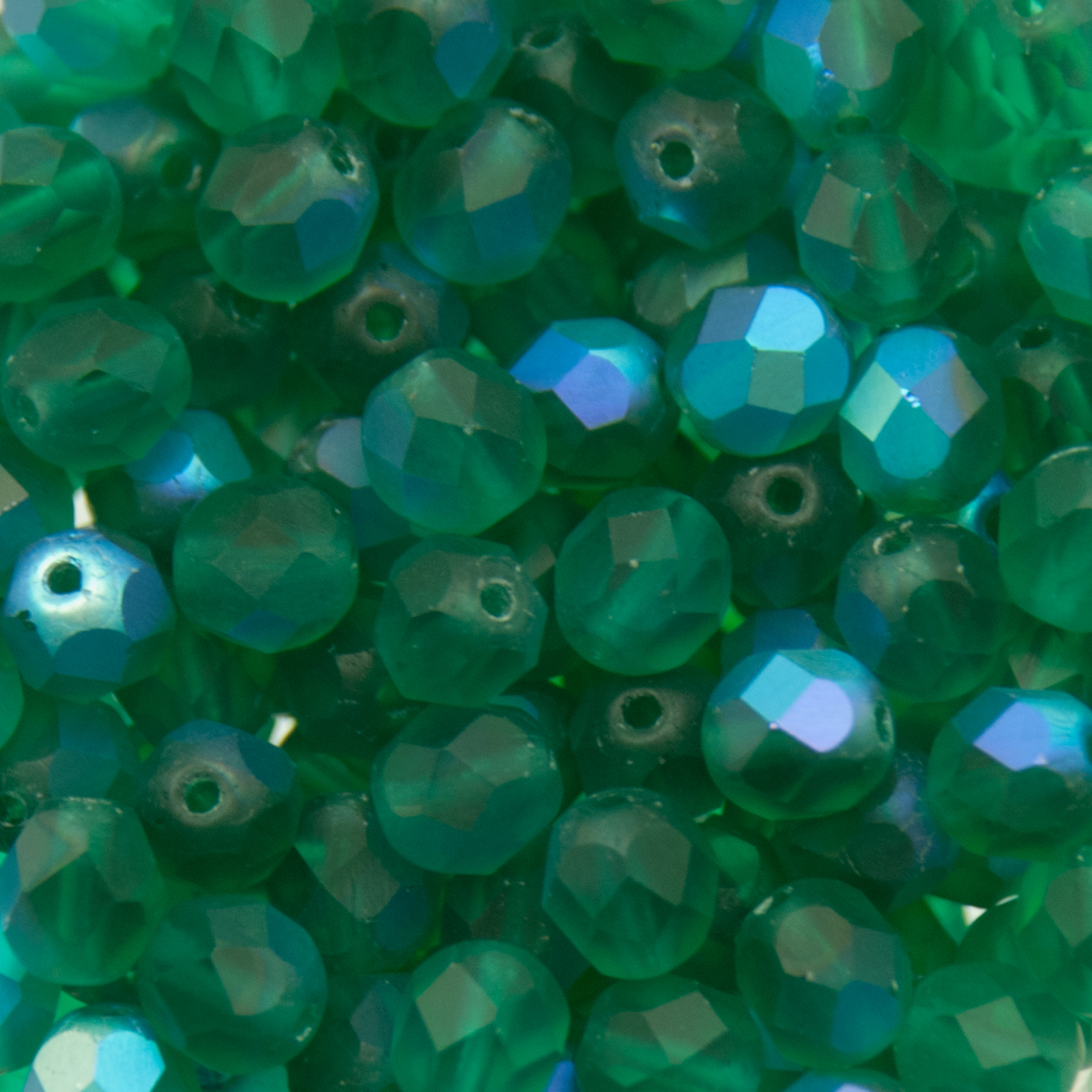 böhmische glasschliffperlen matte emerald ab 6mm | 25st
