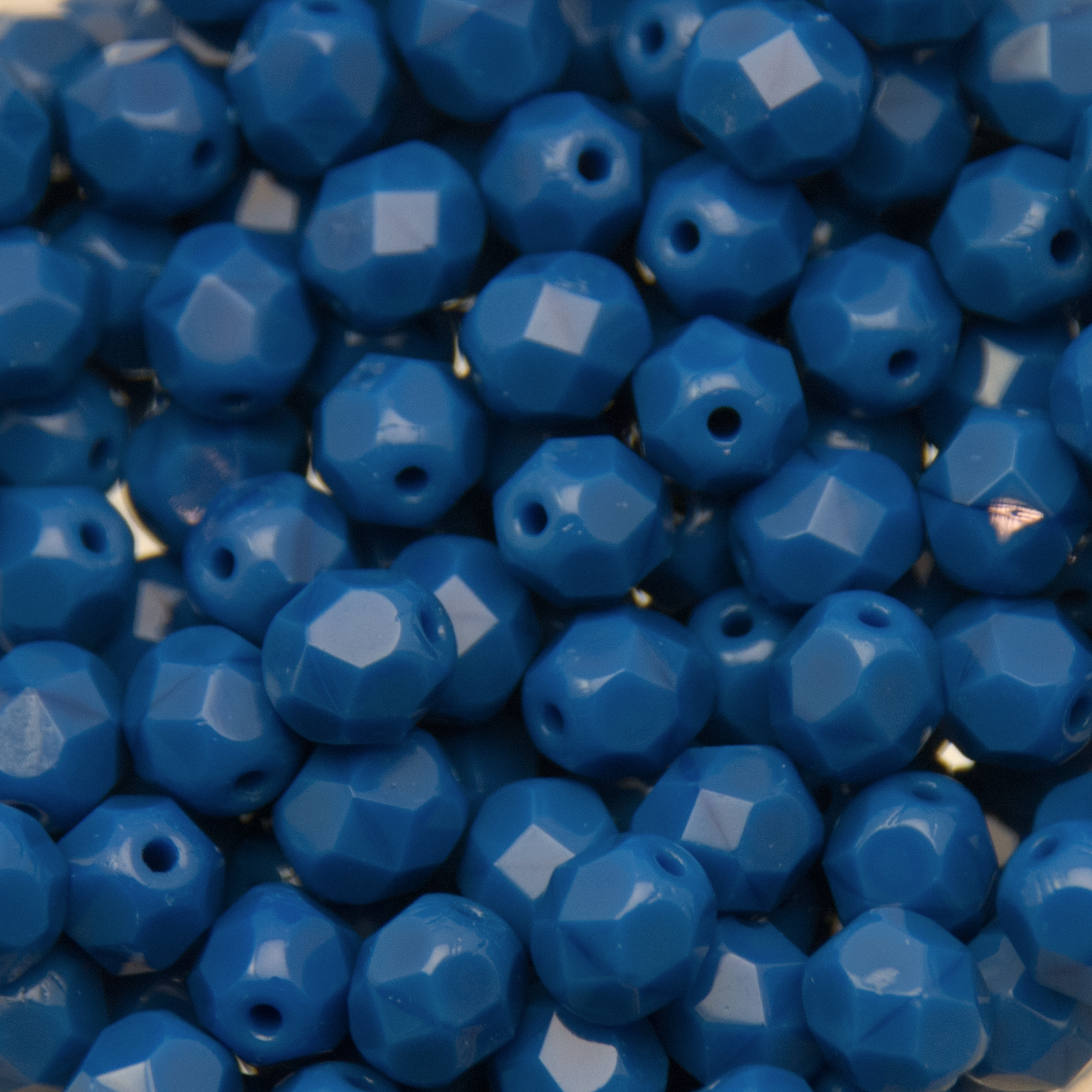böhmische glasschliffperlen opaque blue 6mm | 25st