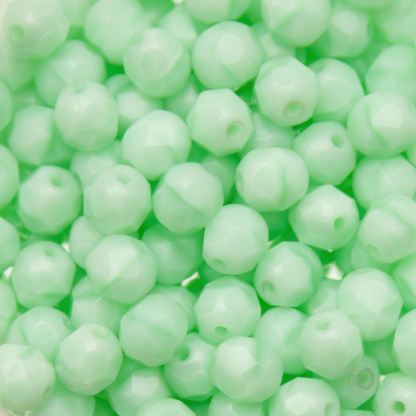 böhmische glasschliffperlen opaque light mint 6mm | 25st
