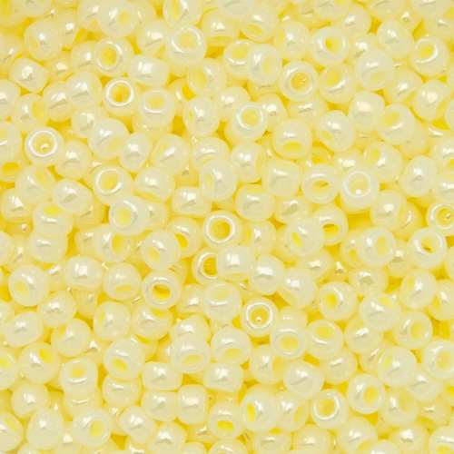 rocaille toho seed beads 8/0 ceylon banana cream (142) | 10gr