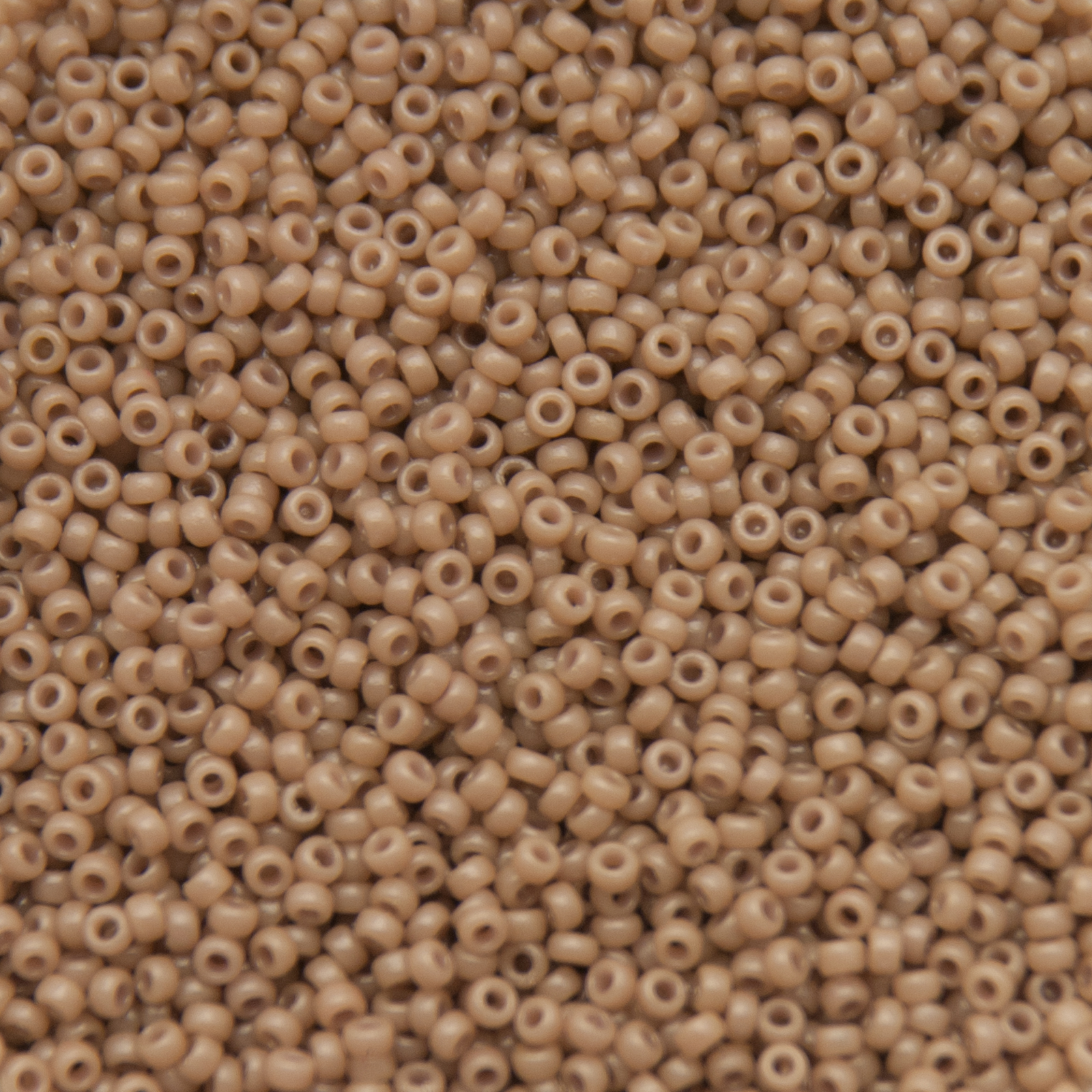miyuki rocailles 15/0 - duracoat opaque beige (4455) | 10gr