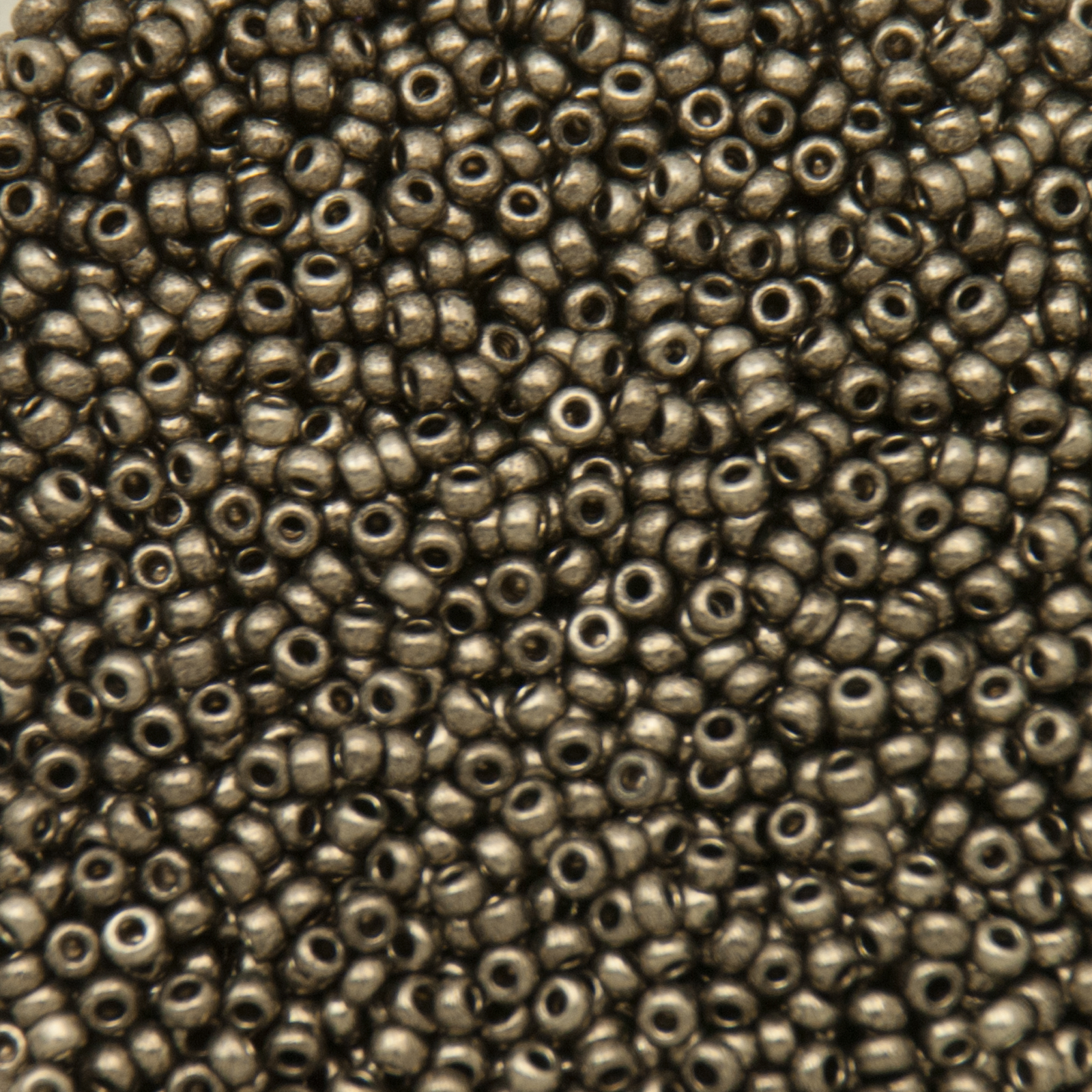 preciosa seed bead rocailles 11/0 dark nickel | 20gr