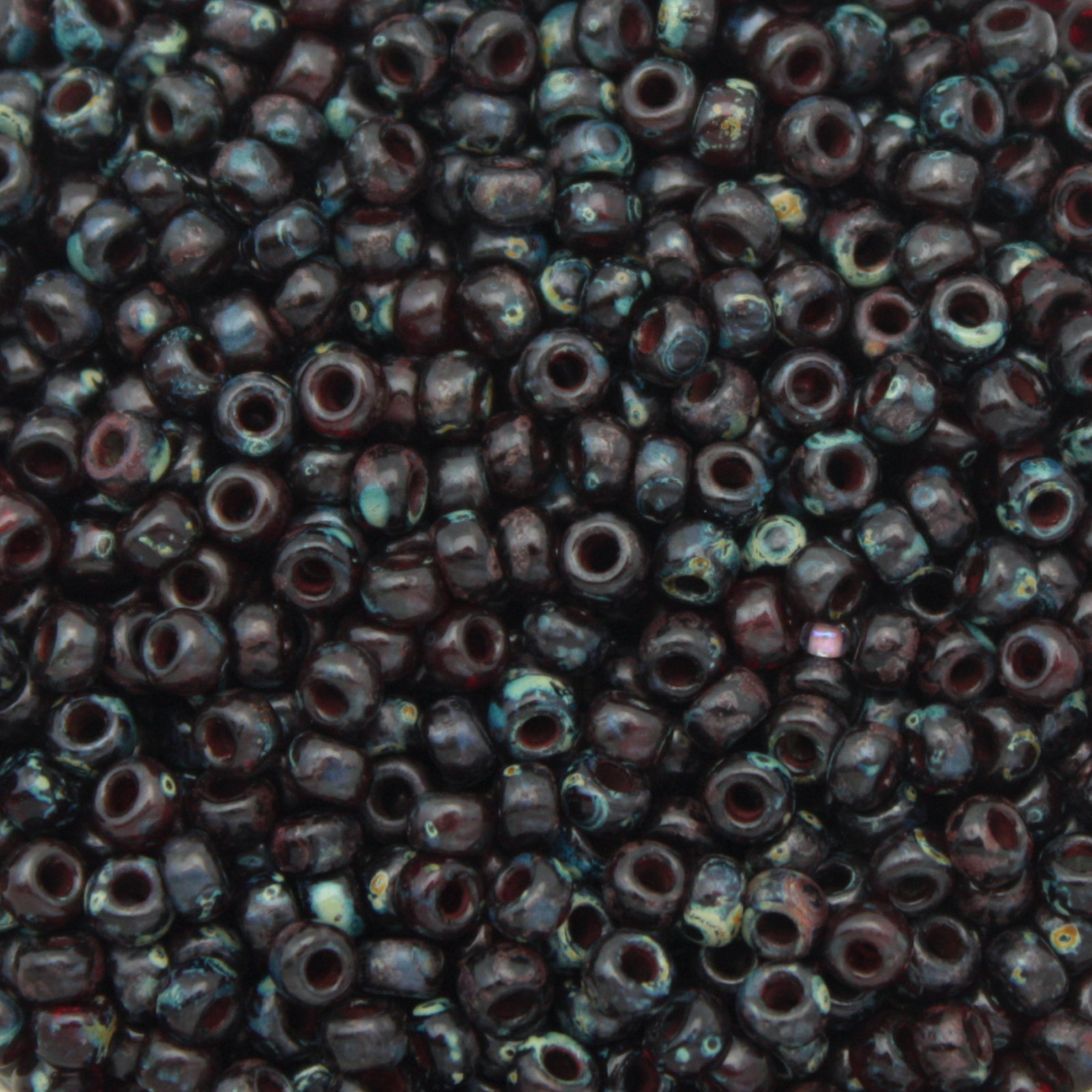 miyuki rocailles 8/0 - transparent red garnet picasso (4504) | 10gr