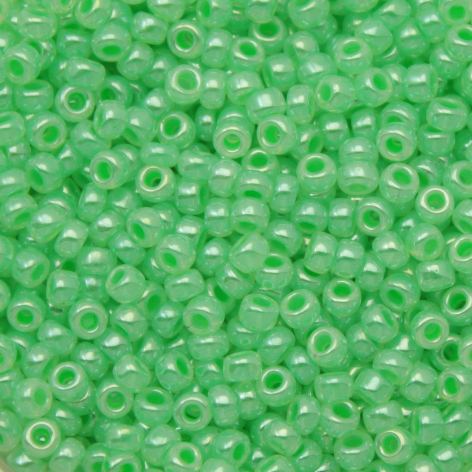 miyuki rocailles 8/0 - mint green ceylon (520) | 10gr