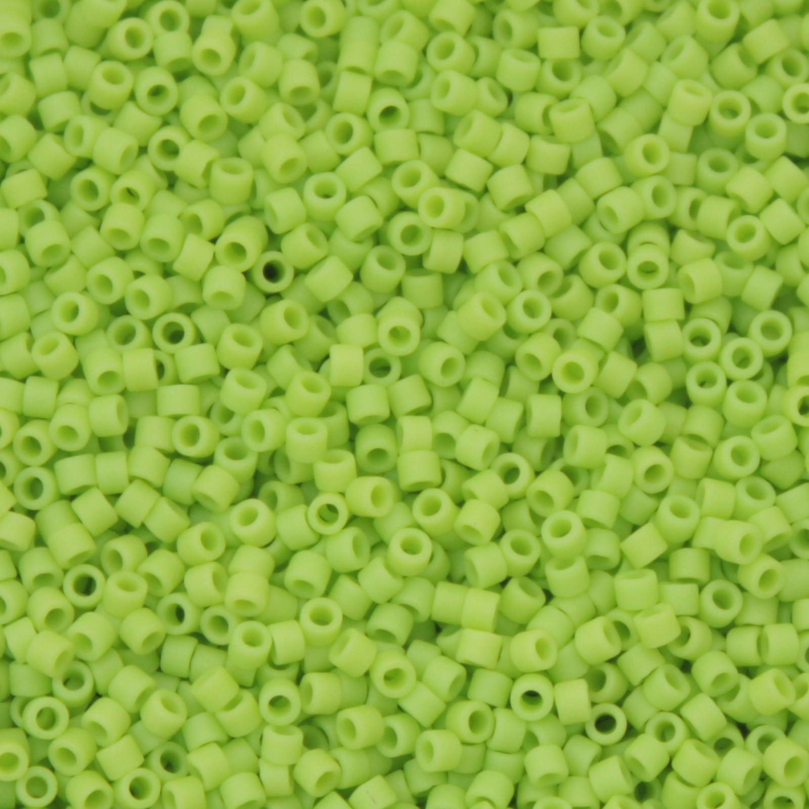 miyuki delica 11/0 - matte transparent chartreuse | 8gr