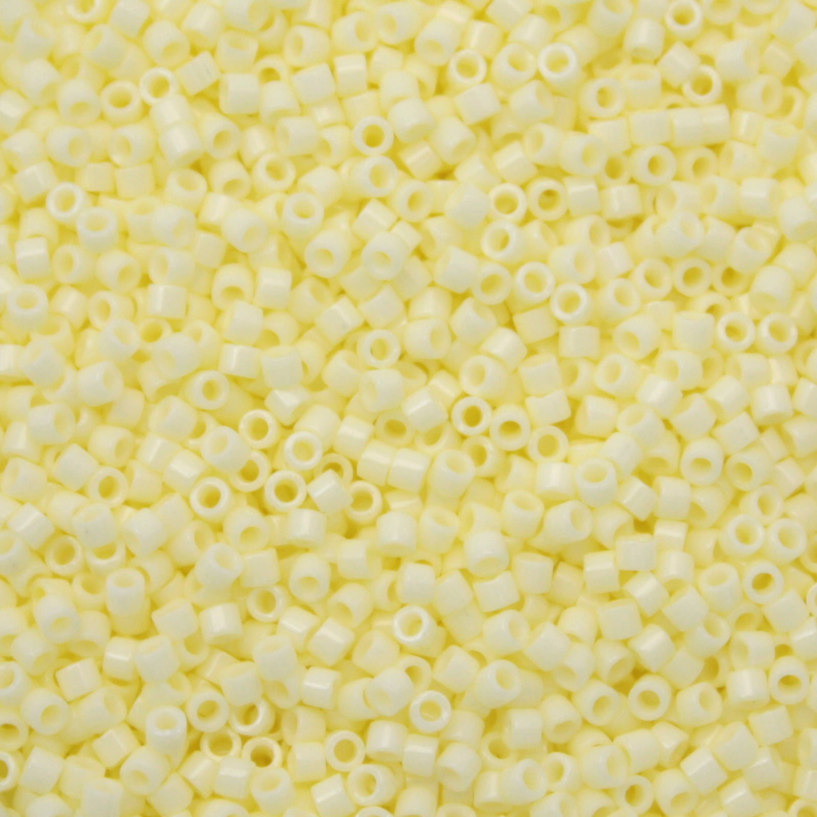 miyuki delica 11/0 - opaque pale yellow | 8gr