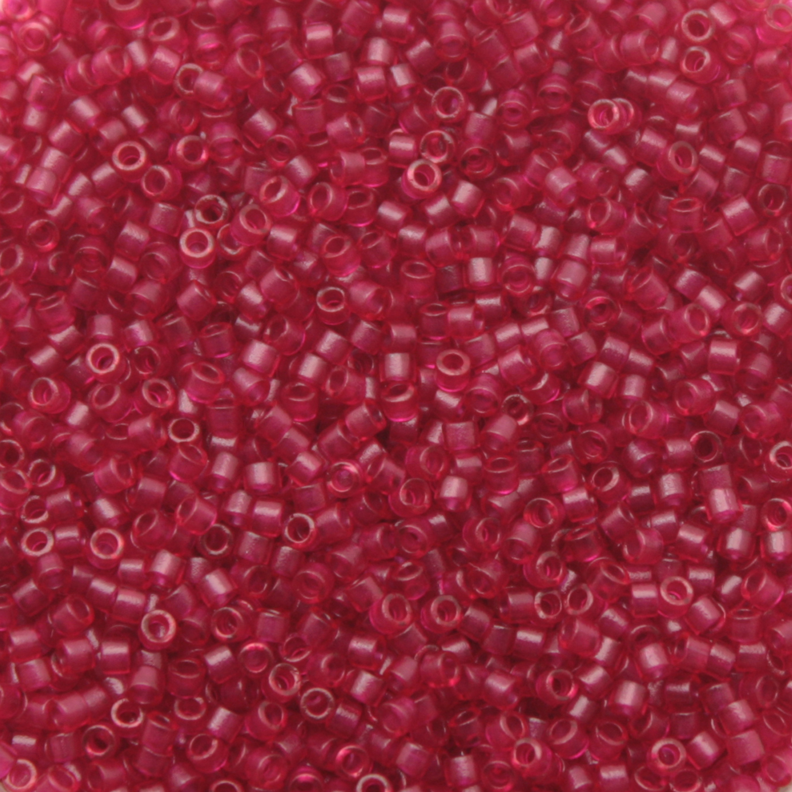 miyuki delica 11/0 - dyed semi matte transparent fuchsia | 8gr