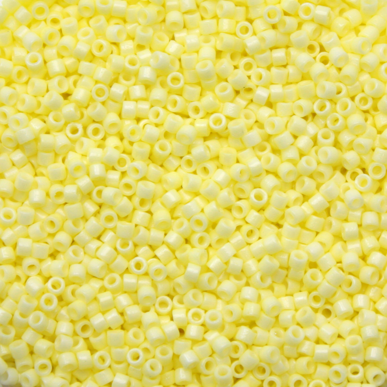 miyuki delica 11/0 - duracoat opaque light lemon ice | 8gr