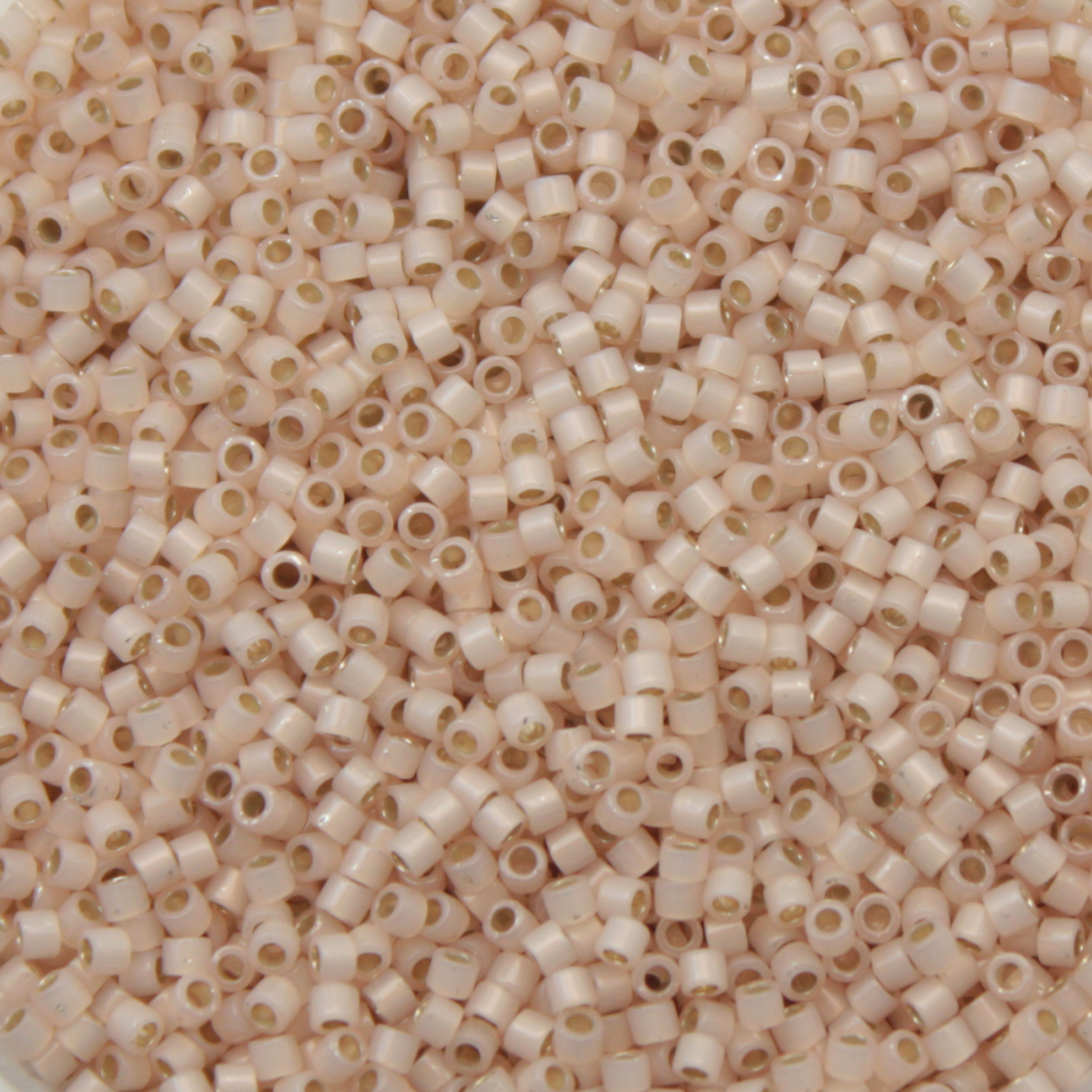 miyuki delica 11/0 - silver-lined pale peach opal | 8gr
