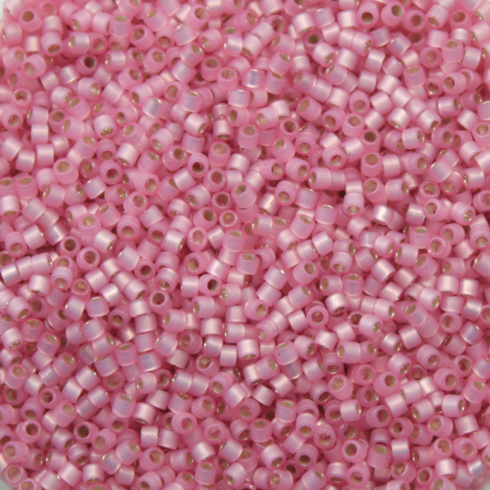 miyuki delica 11/0 - dyed silver-lined light pink alabaster | 8gr