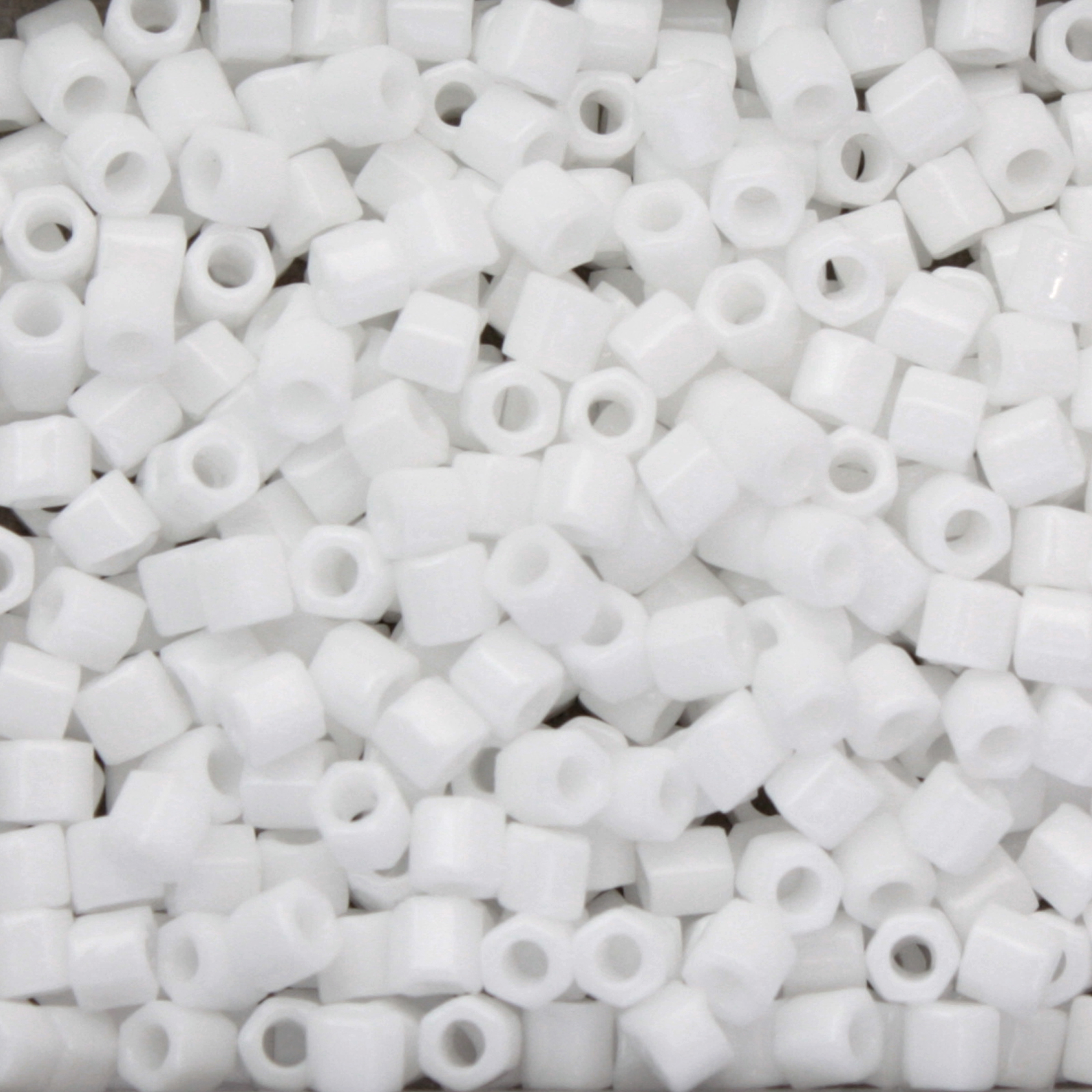 saatperlen toho 8/0 hex opaque white (41) | 10gr