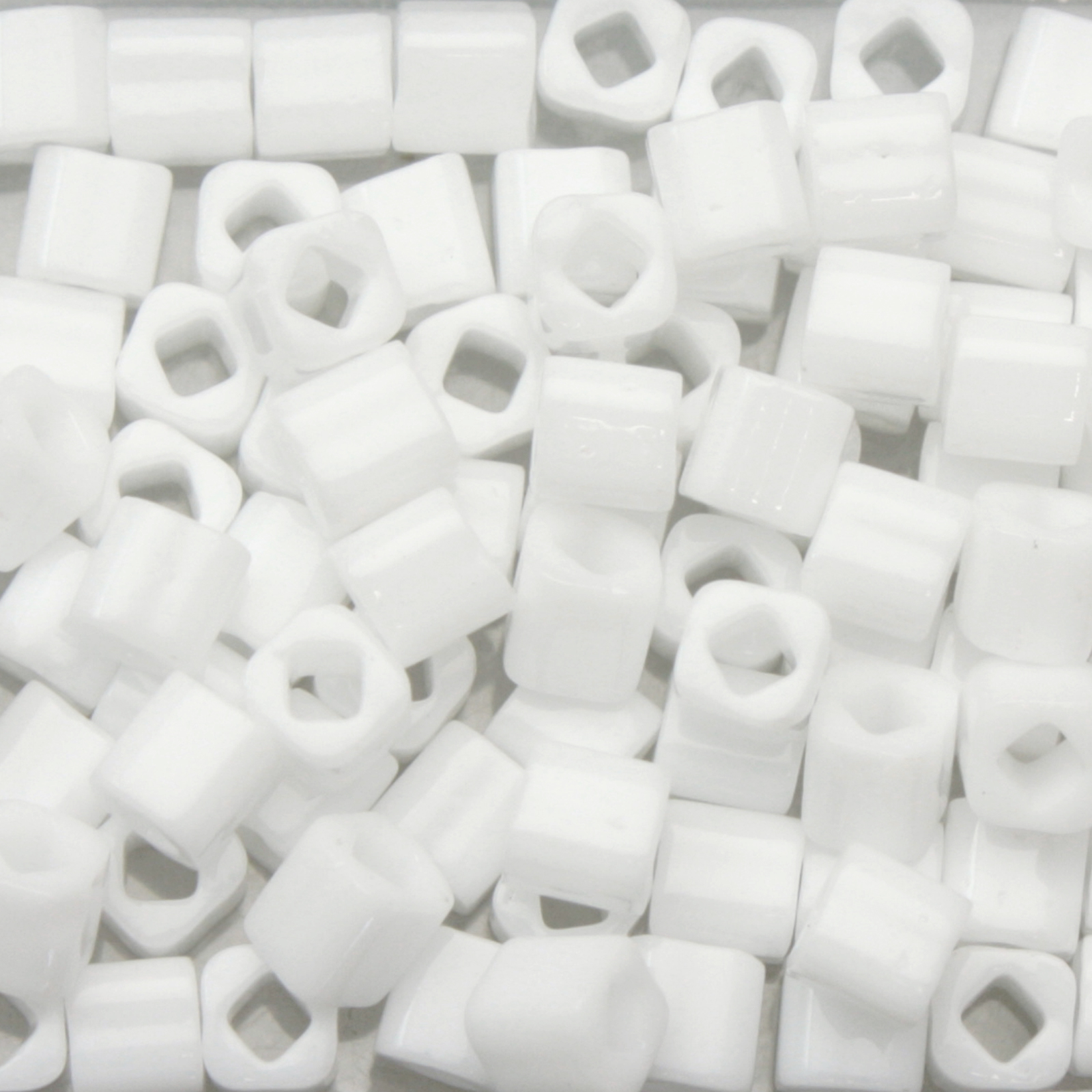 cube toho beads 4mm - opaque white (41) | 10gr