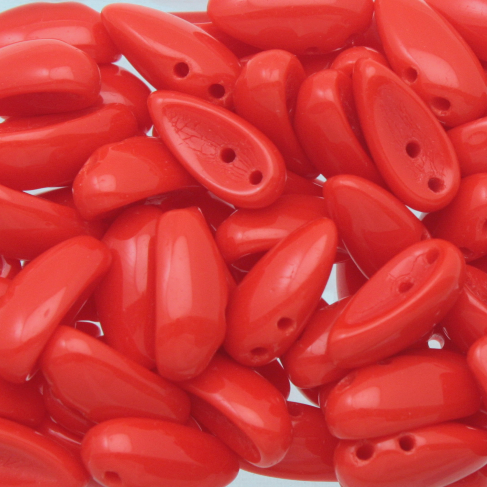 chilli glasperlen opaque light siam 11x4mm | 50st