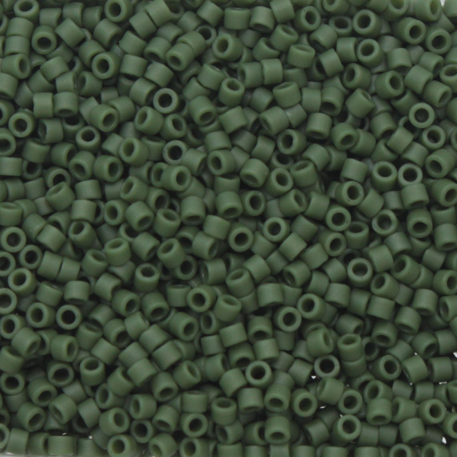 miyuki delica 11/0 - opaque glazed avocado matte | 8gr