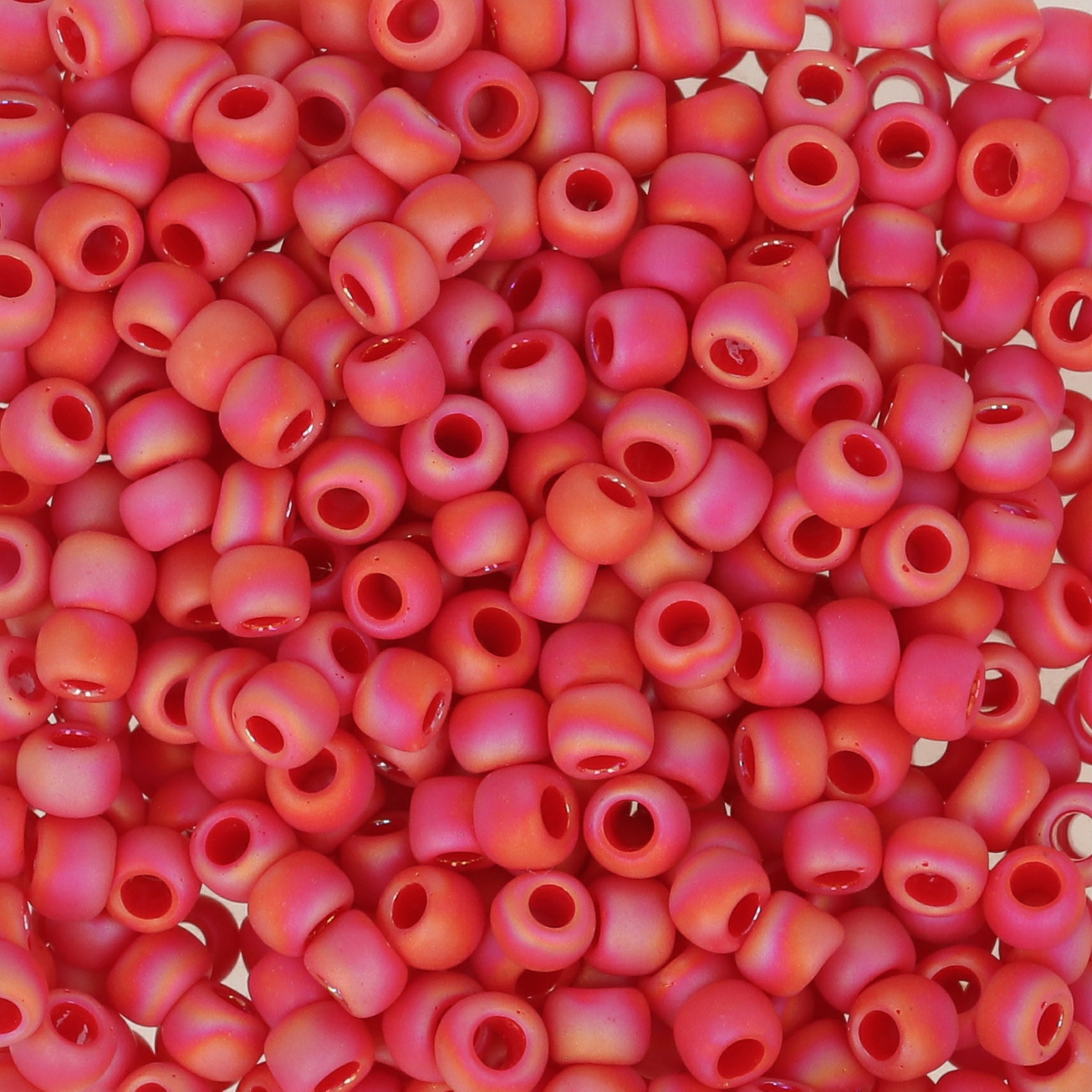 saatperlen toho 8/0 opaque rainbow frosted red (768) | 10gr