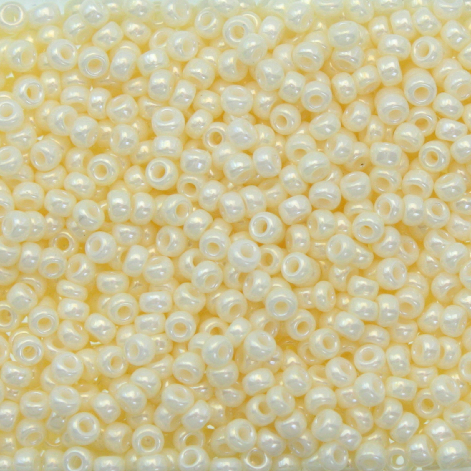 miyuki rocailles 11/0 - opaque cream ceylon (594) | 10gr