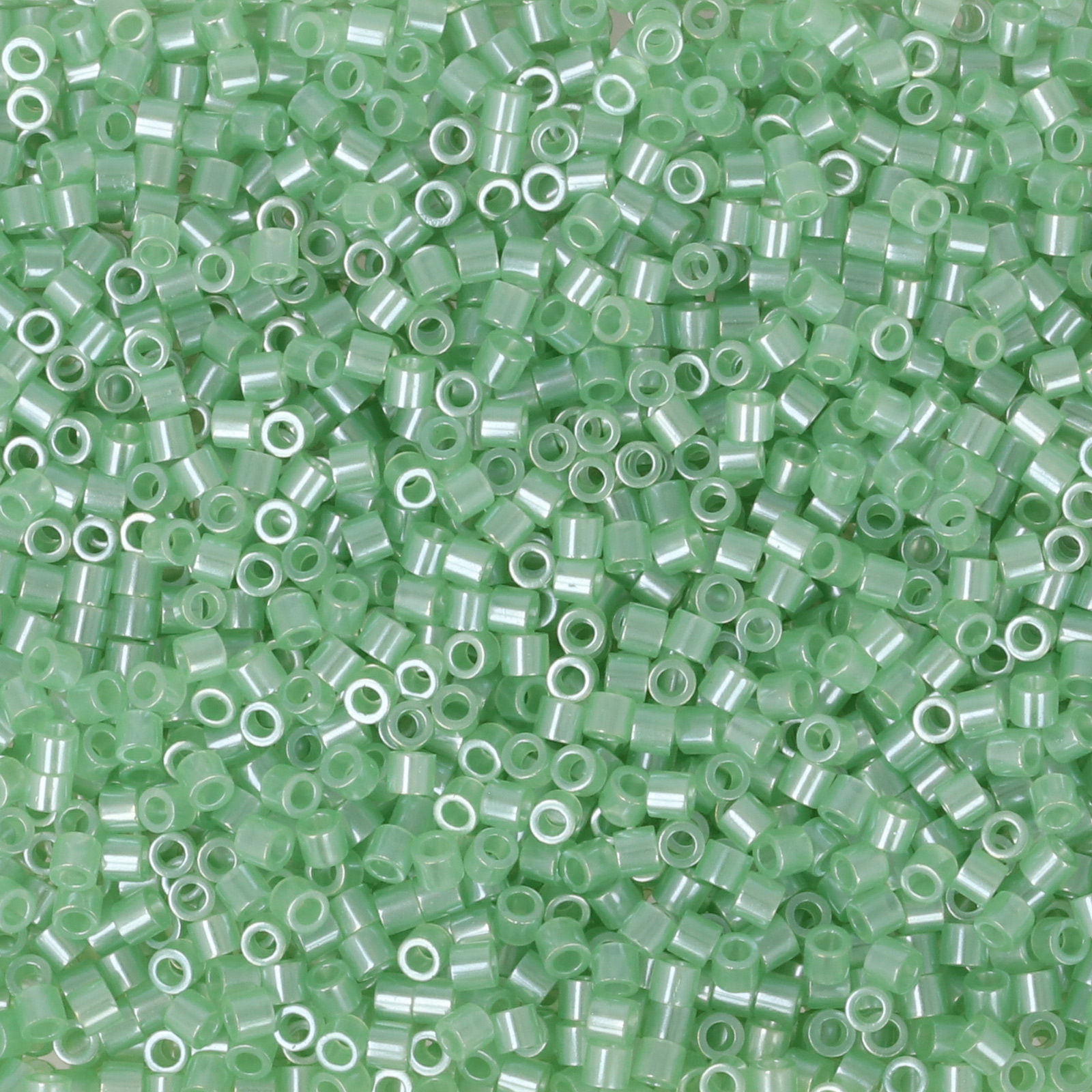 miyuki delica 15/0 - transparent light spring green luster | 5gr