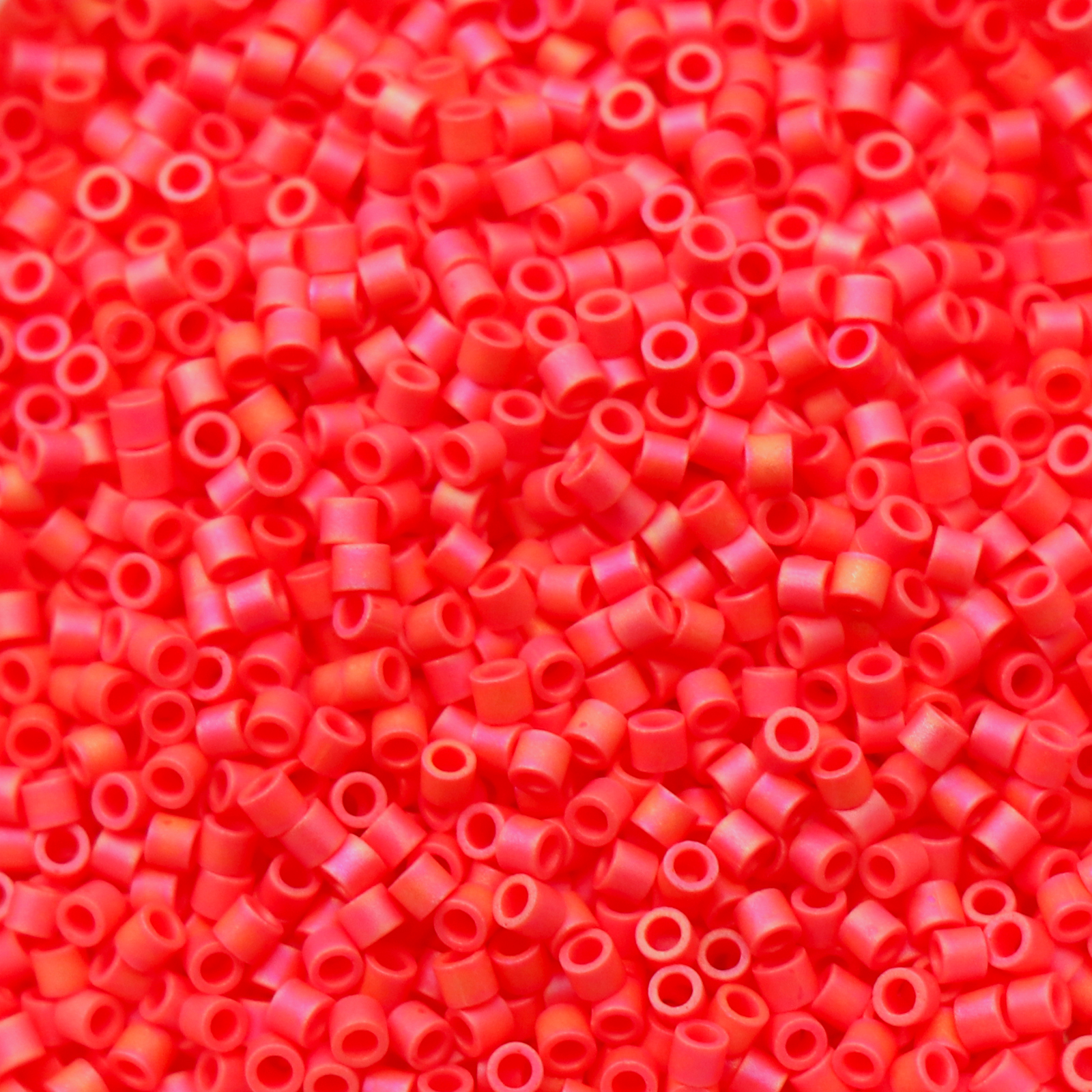 miyuki delica 15/0 matte opaque cranberry ab | 5gr