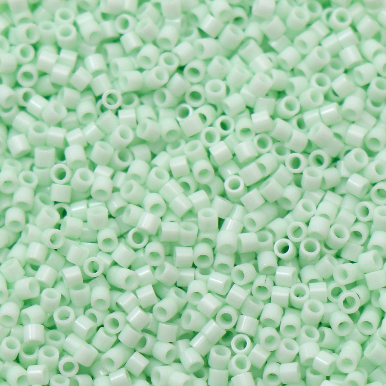 miyuki delica 15/0 - opaque light mint | 5gr
