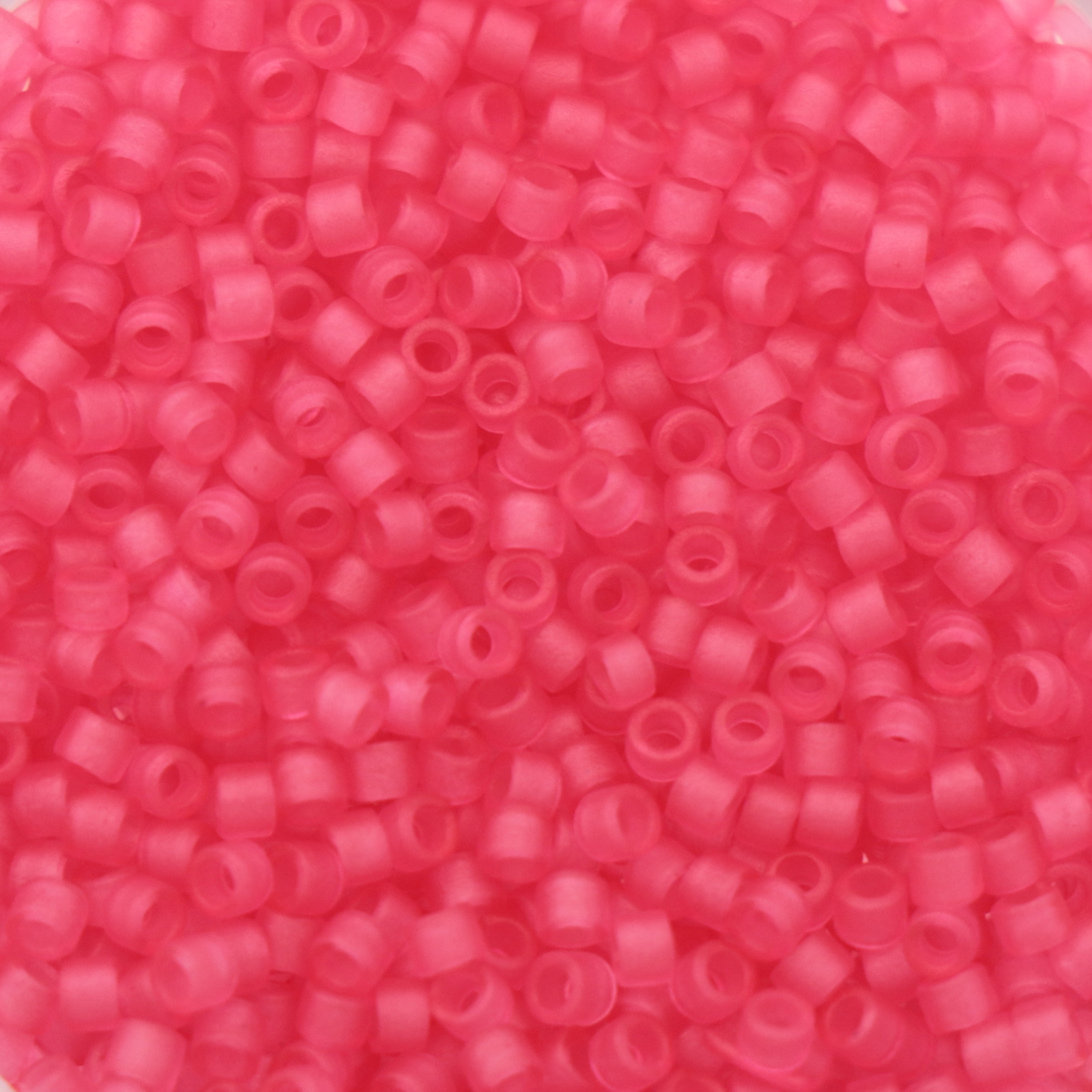 miyuki delica 11/0 - dyed semi matte transparent bubble gum pink | 8gr