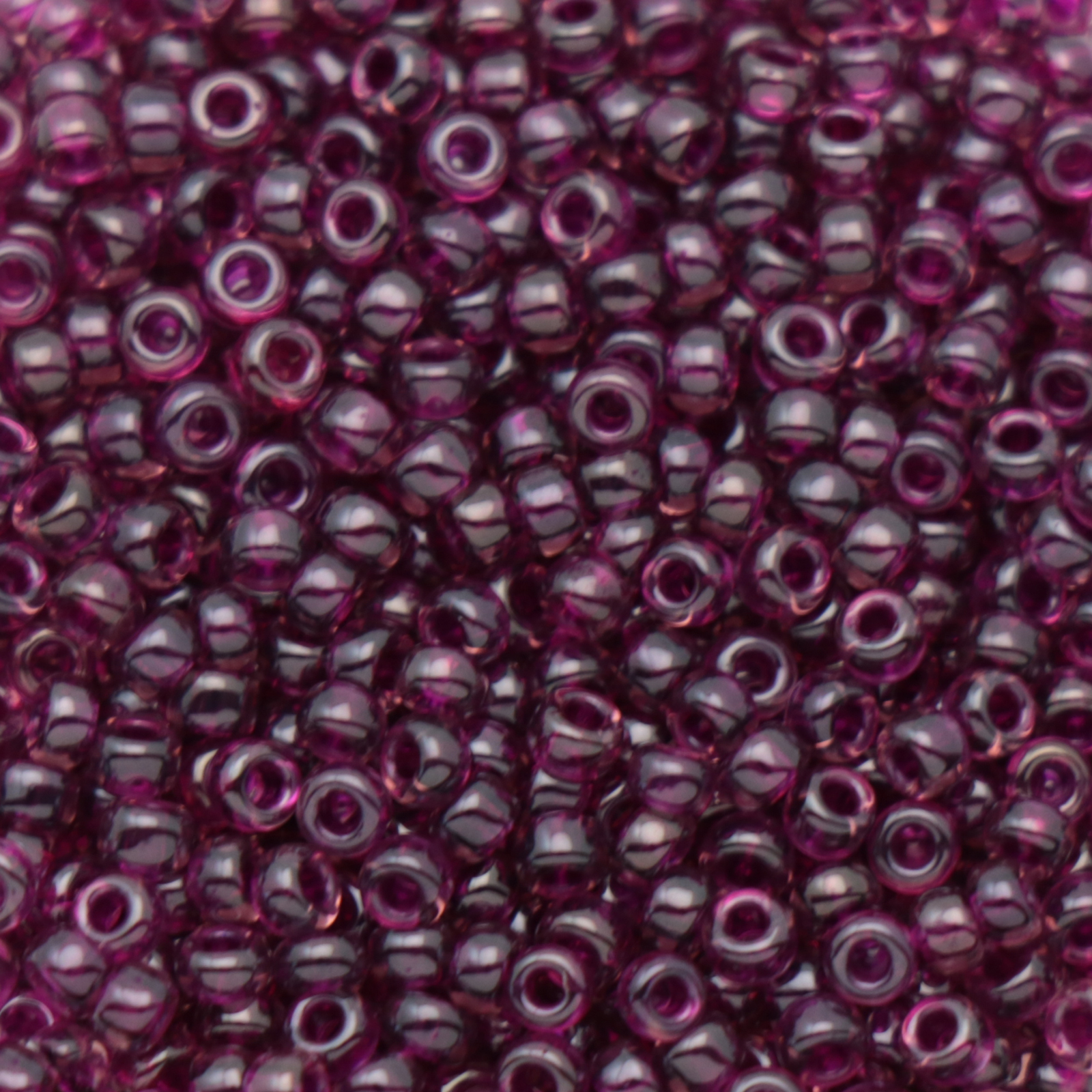 miyuki rocailles 11/0 - transparent luster raspberry (2236) | 10gr