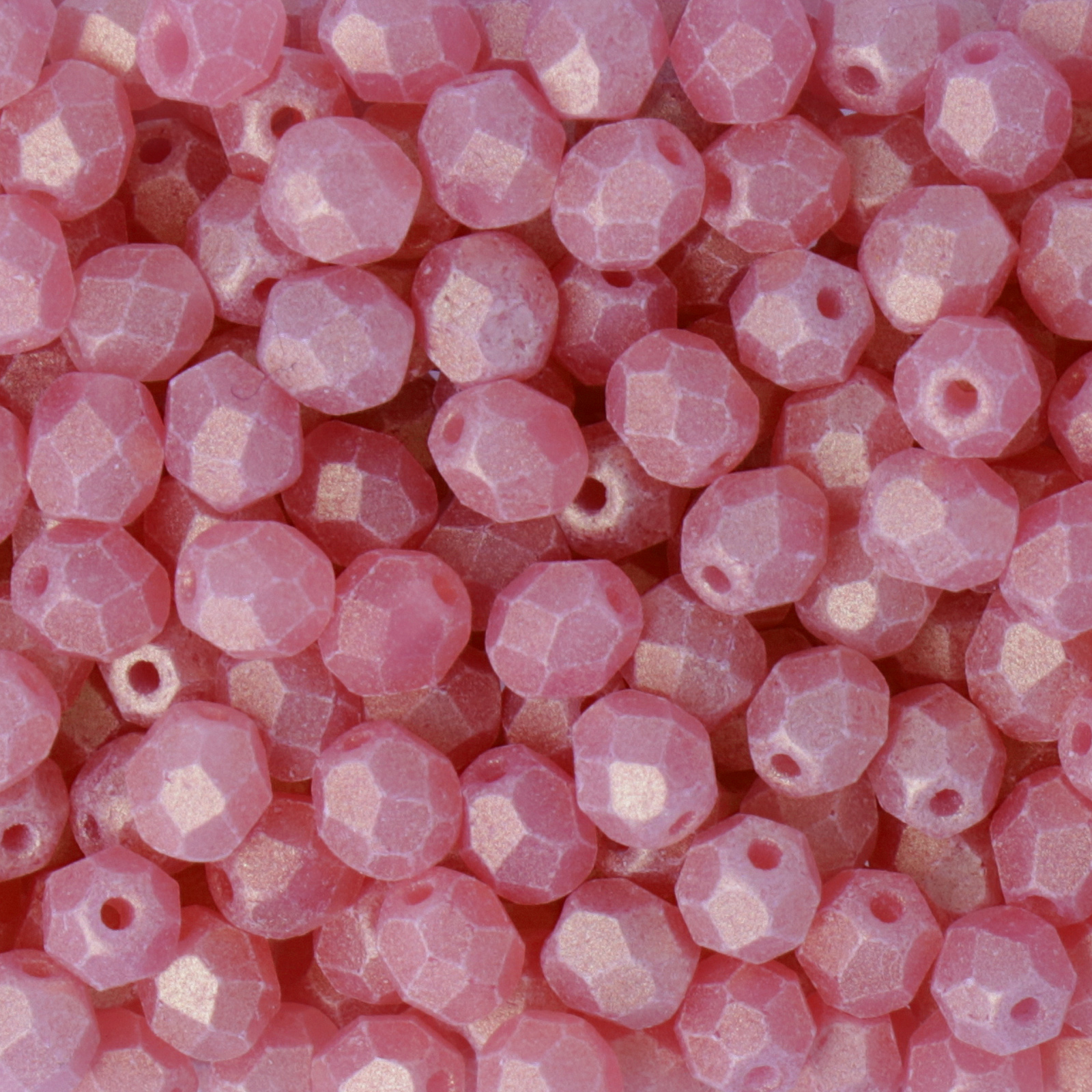 böhmische glasschliffperlen sueded gold milky pink 4mm | 50st