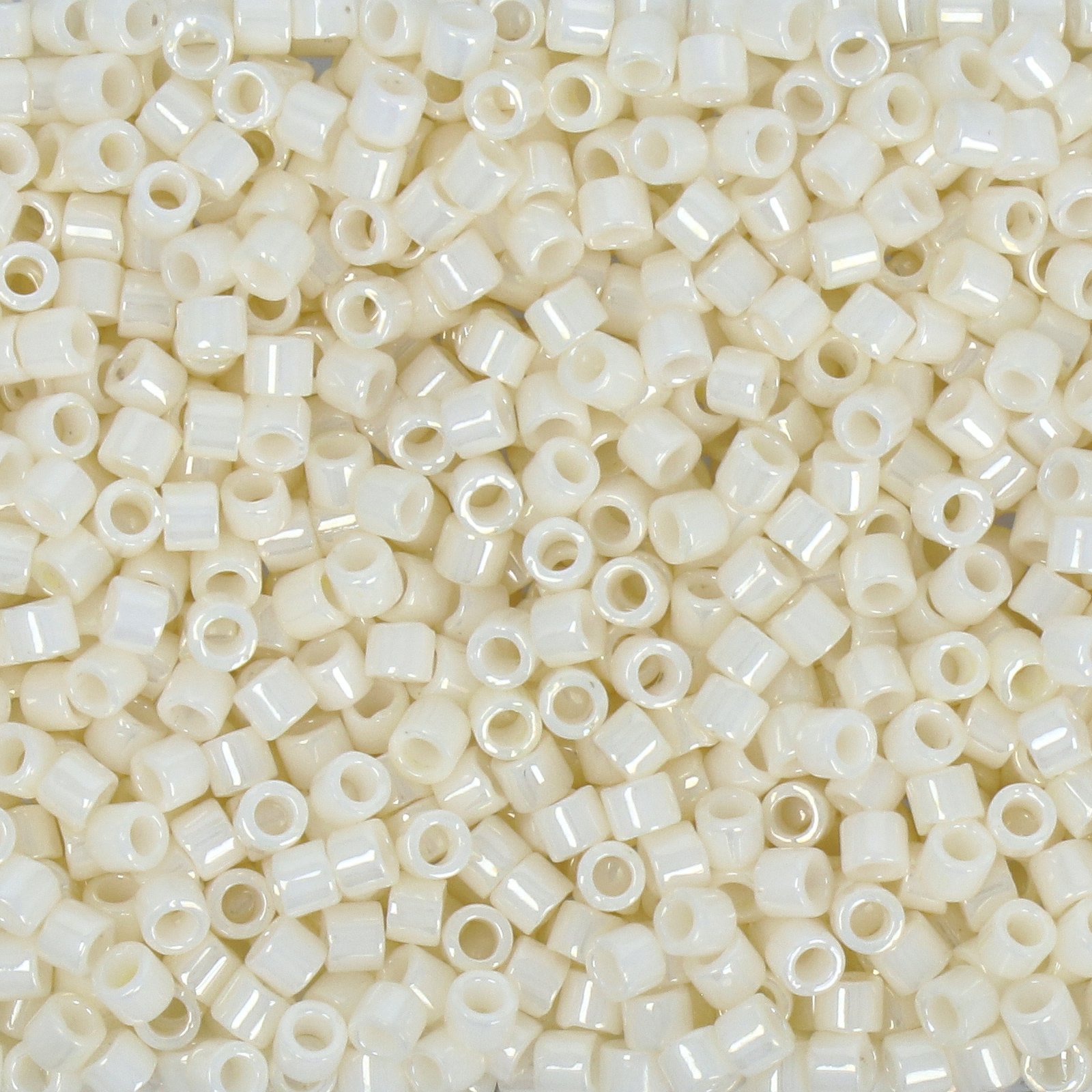 miyuki delica 10/0 - opaque cream ceylon | 8gr