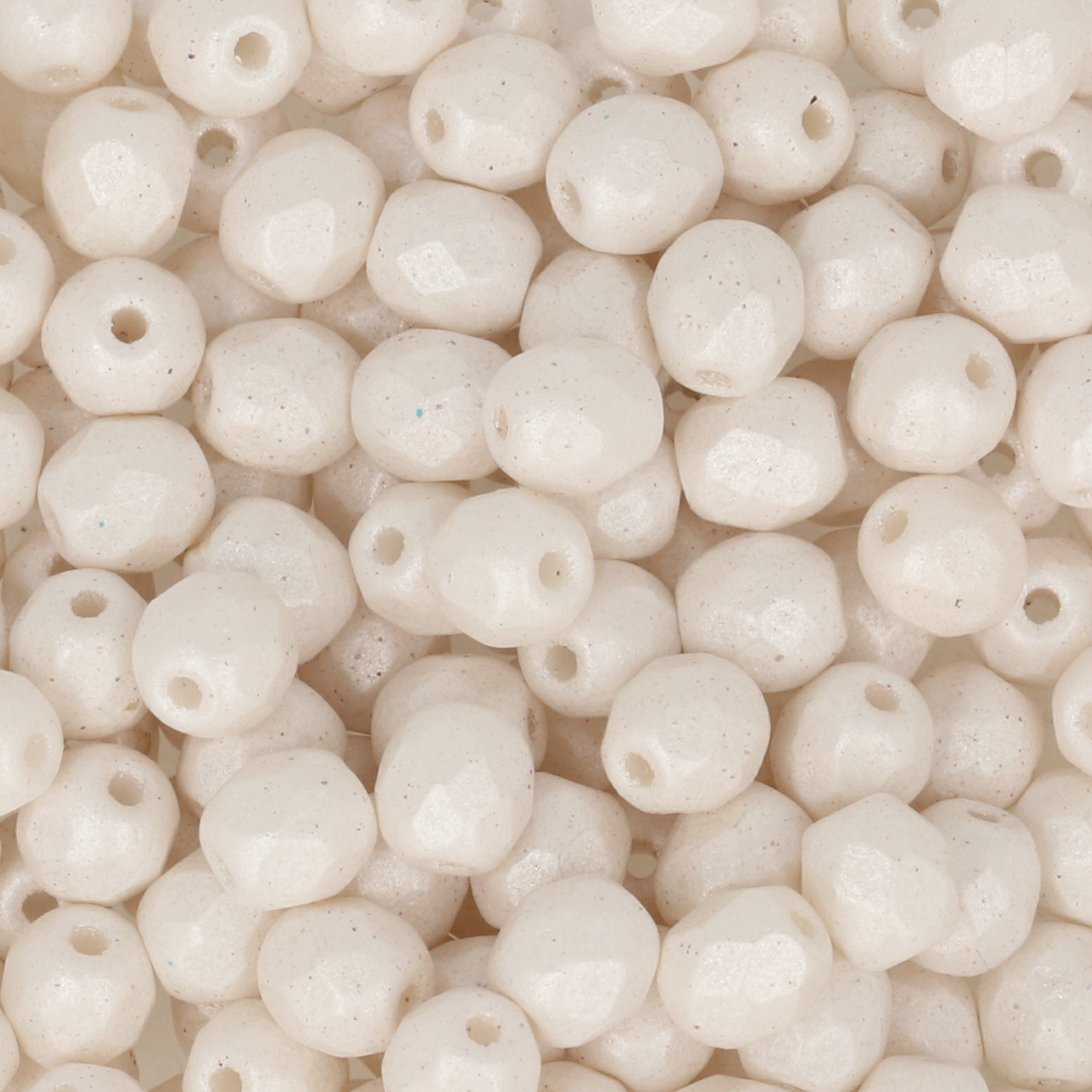 böhmische glasschliffperlen pearl shine white czech shield 4mm | 50st