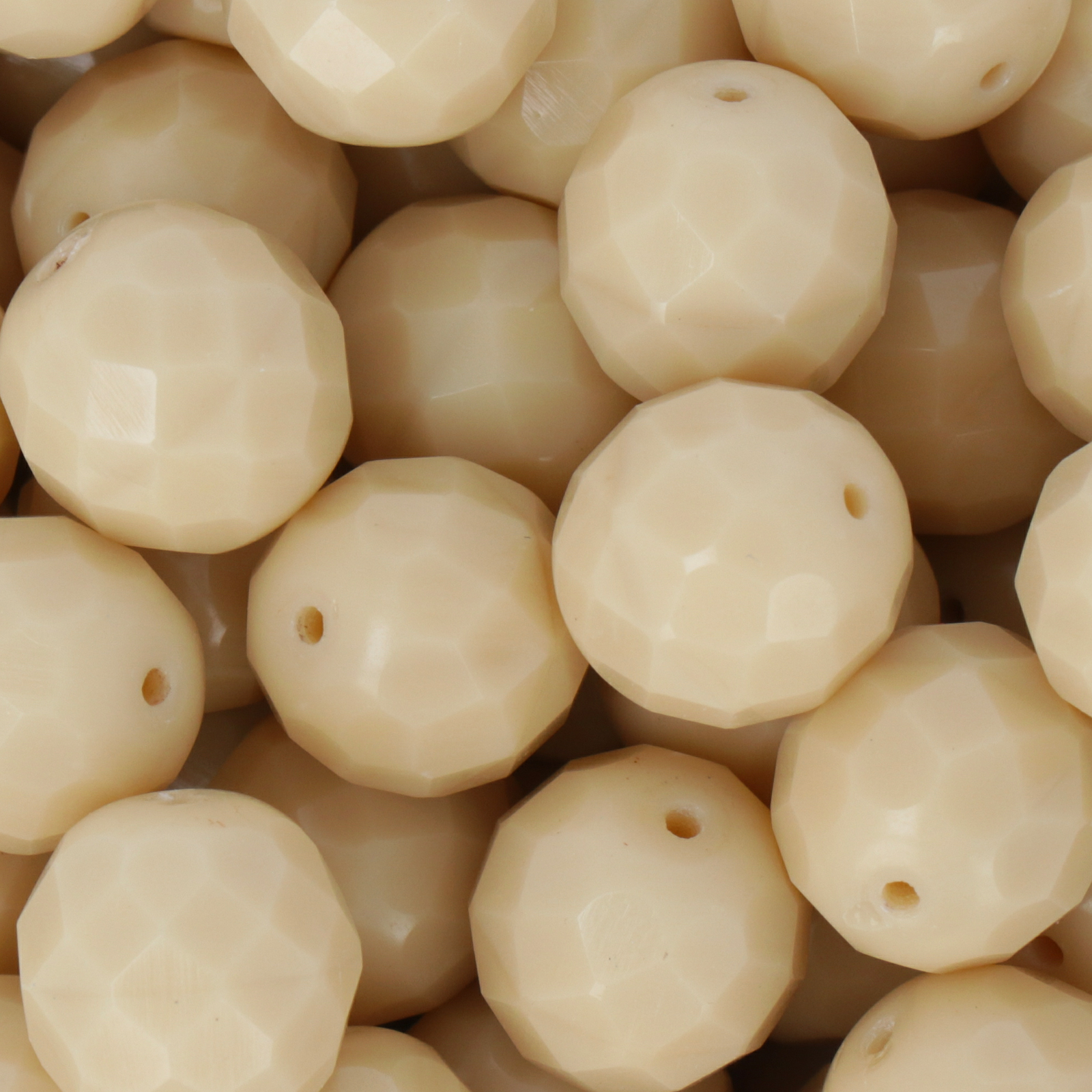 böhmische glasschliffperlen opaque ivory 12mm | 5st