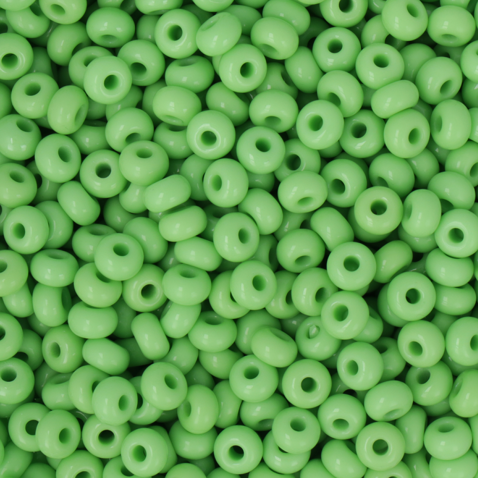 preciosa seed bead rocailles 4/0 opaque light lime | 20gr