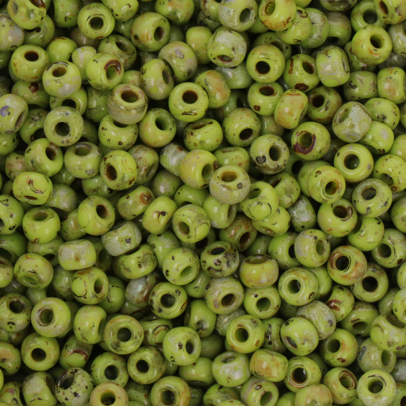 miyuki rocailles 6/0 - picasso opaque chartreuse (4515) | 10gr