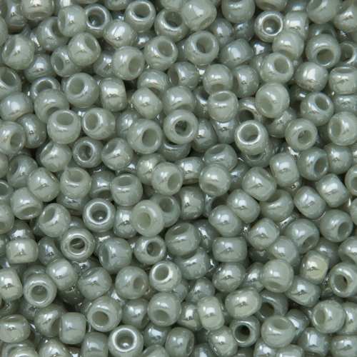 rocaille toho seed beads 6/0 opaque lustered white (121) | 10gr